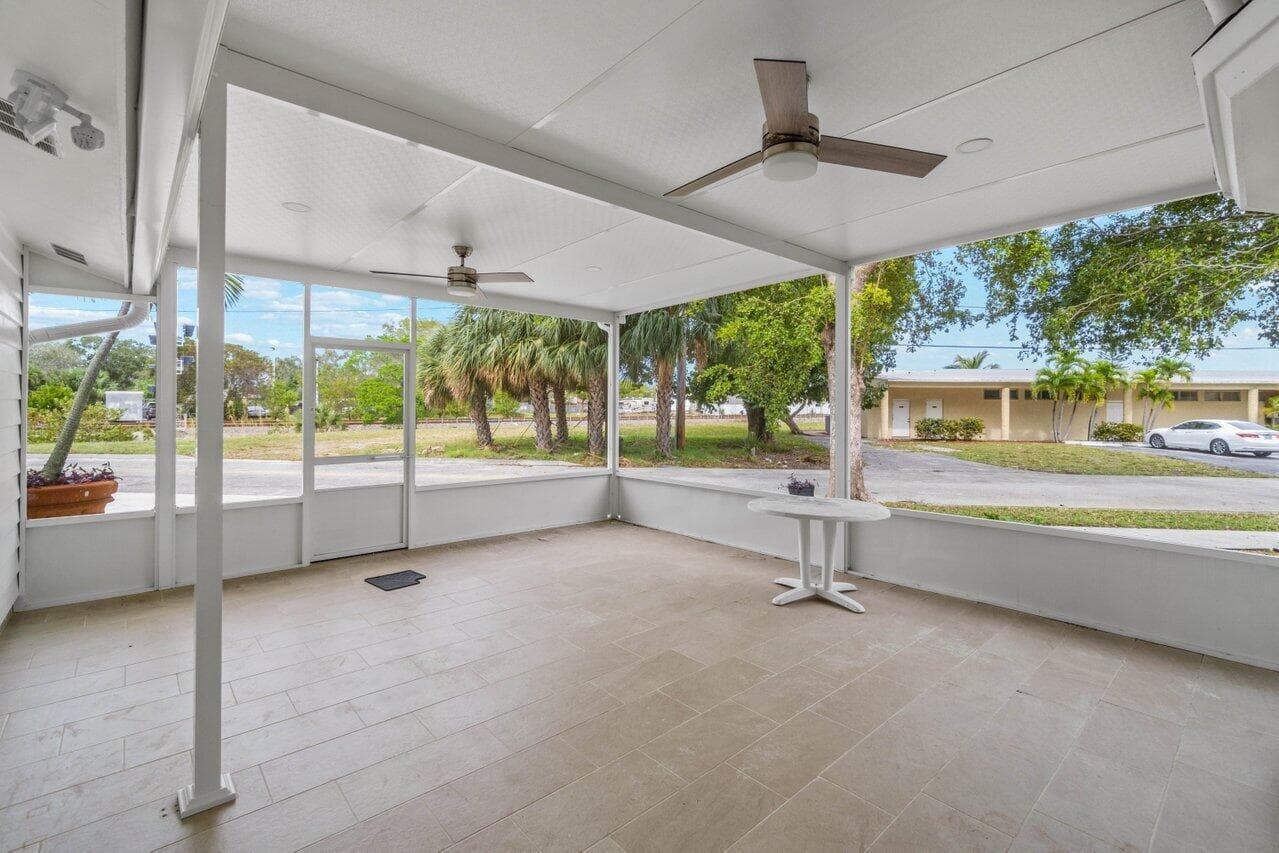 2233 Dock Street, West Palm Beach, FL 33401 — photo 33 of 53