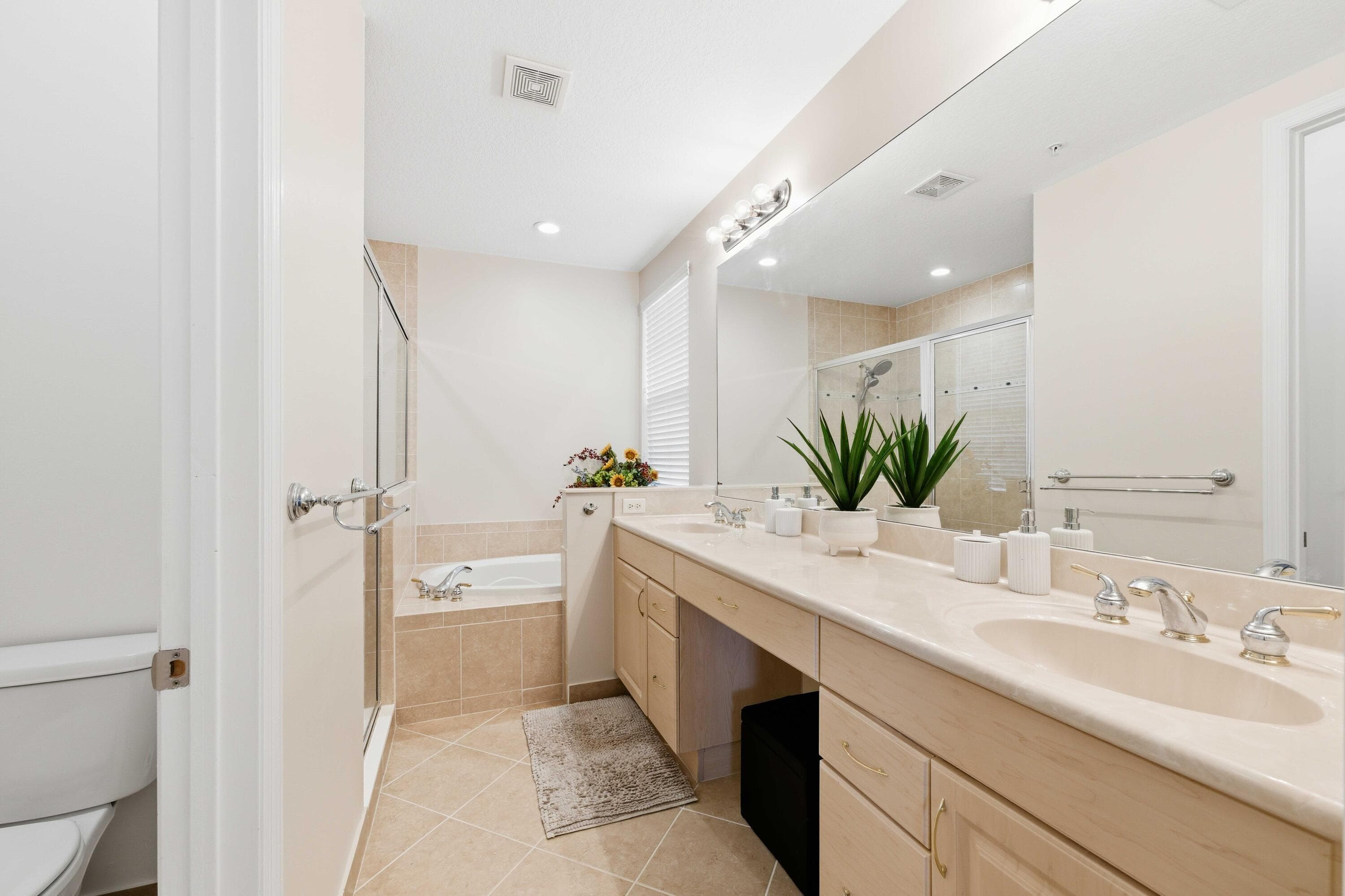 11850 Valencia Gardens Avenue, Palm Beach Gardens, FL 33410 — photo 17 of 37
