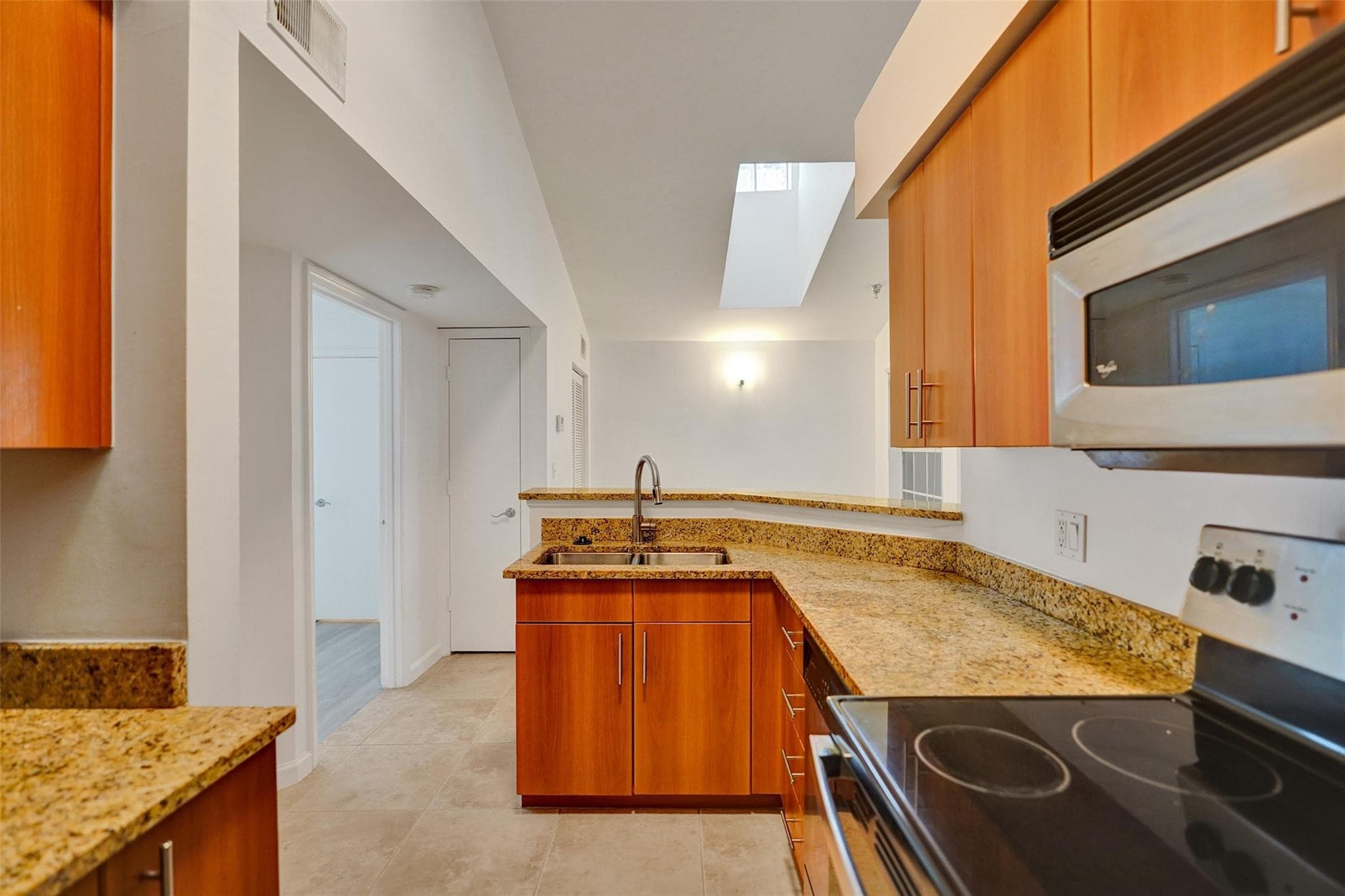 1050 Crystal Way N, Delray Beach, FL 33444 — photo 19 of 45