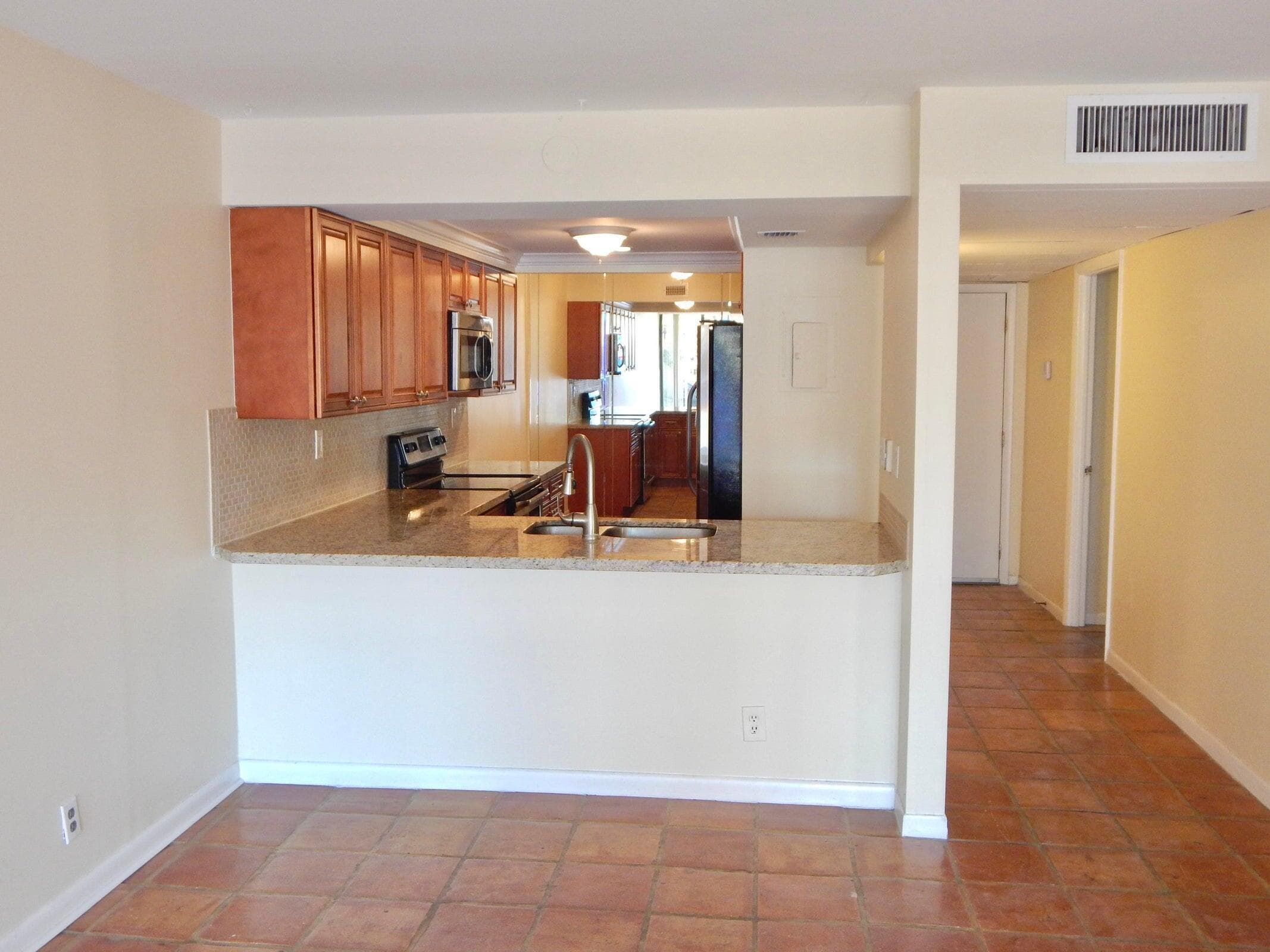 9 Royal Palm Way 106, Boca Raton, FL 33432 — photo 4 of 22
