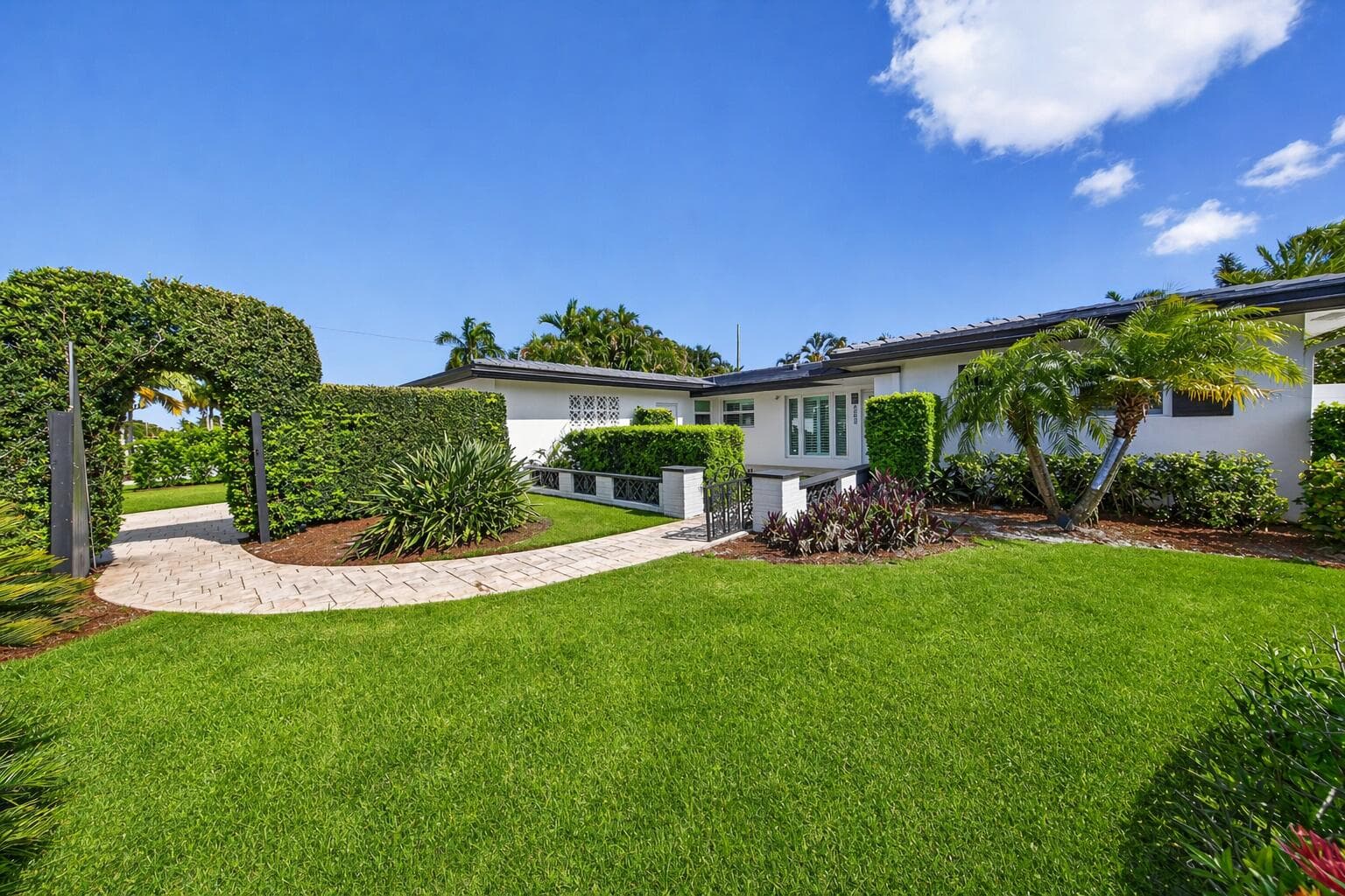 850 W Camino Real, Boca Raton, FL 33486 — photo 1 of 53