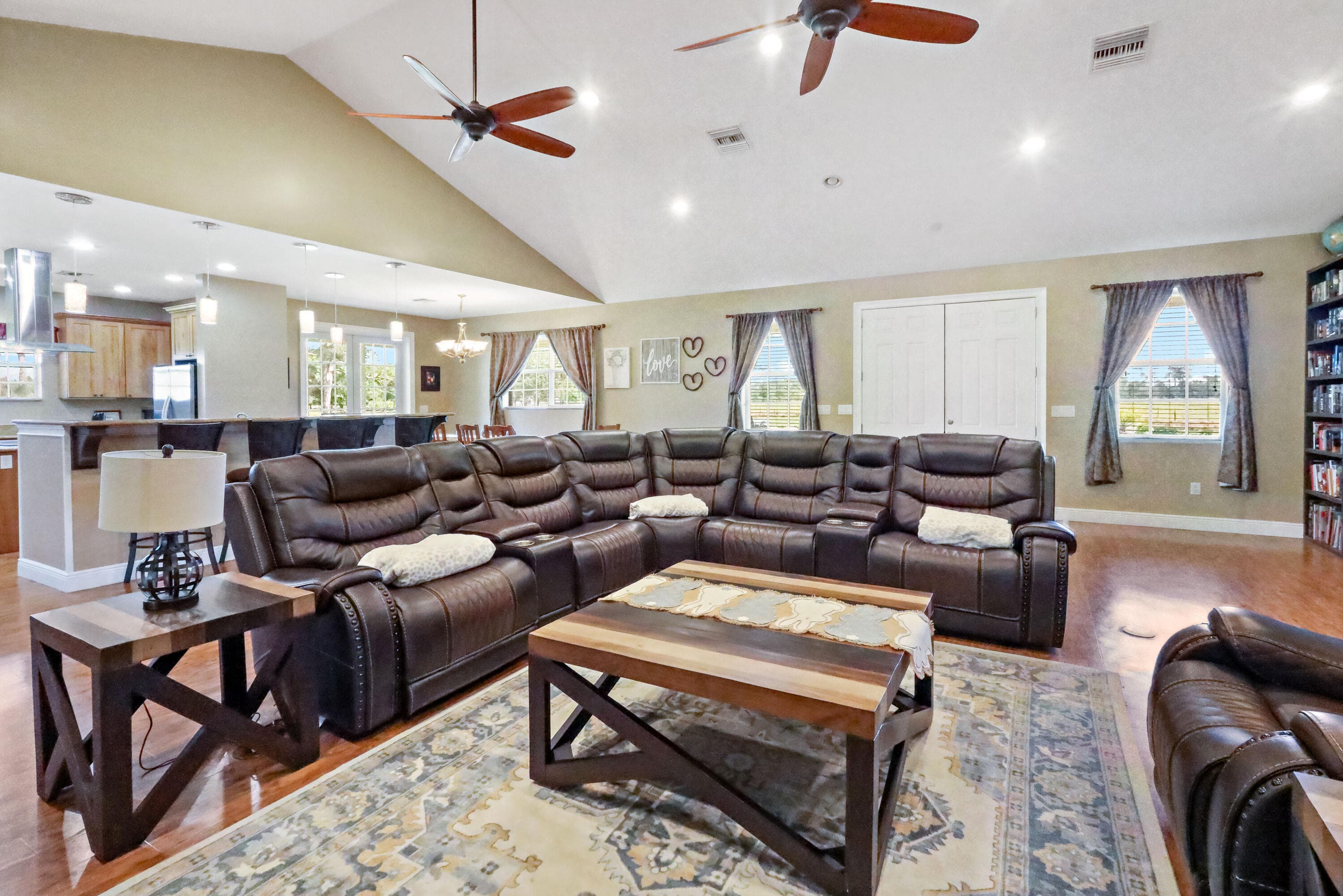 6045 21st Street SW, Vero Beach, FL 32968 — photo 18 of 39