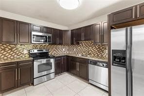158 Lakeview Drive, Weston, FL 33326 — photo 6 of 34