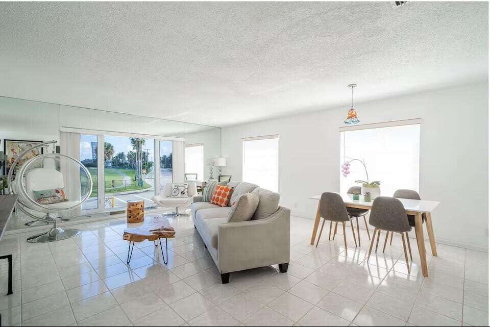 6 Lucerne Avenue 3, Lake Worth Beach, FL 33460 — photo 2 of 19