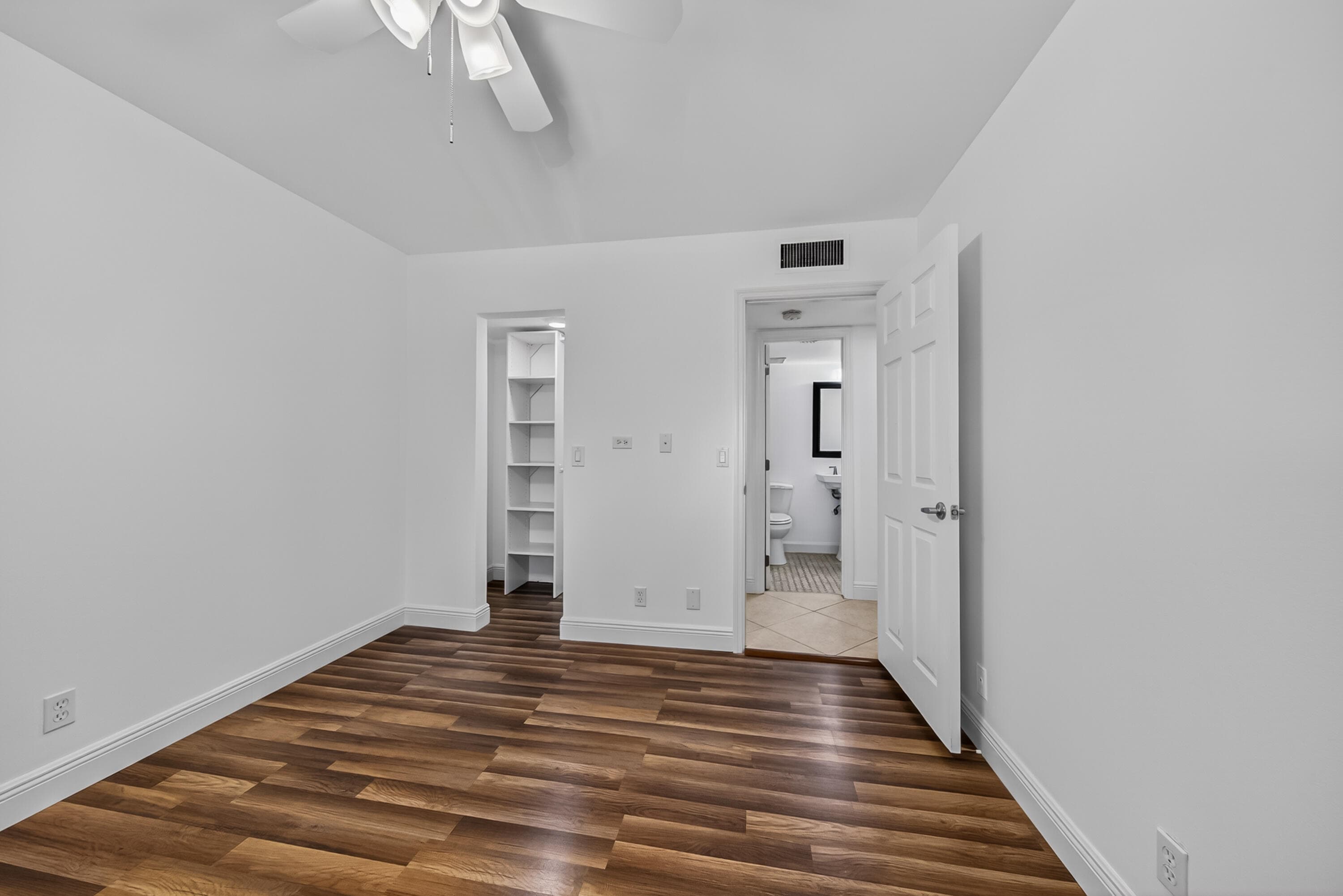 2907 NE 8th Terrace 205, Oakland Park, FL 33334 — photo 13 of 39