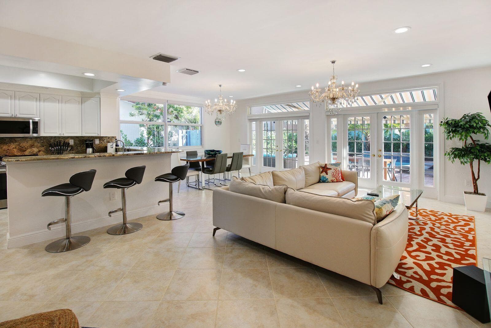 218 Pine Avenue, Lauderdale-By-The-Sea, FL 33308 — photo 6 of 31