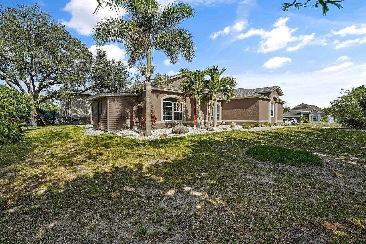 8015 97th Court, Vero Beach, FL 32967 — photo 5 of 55