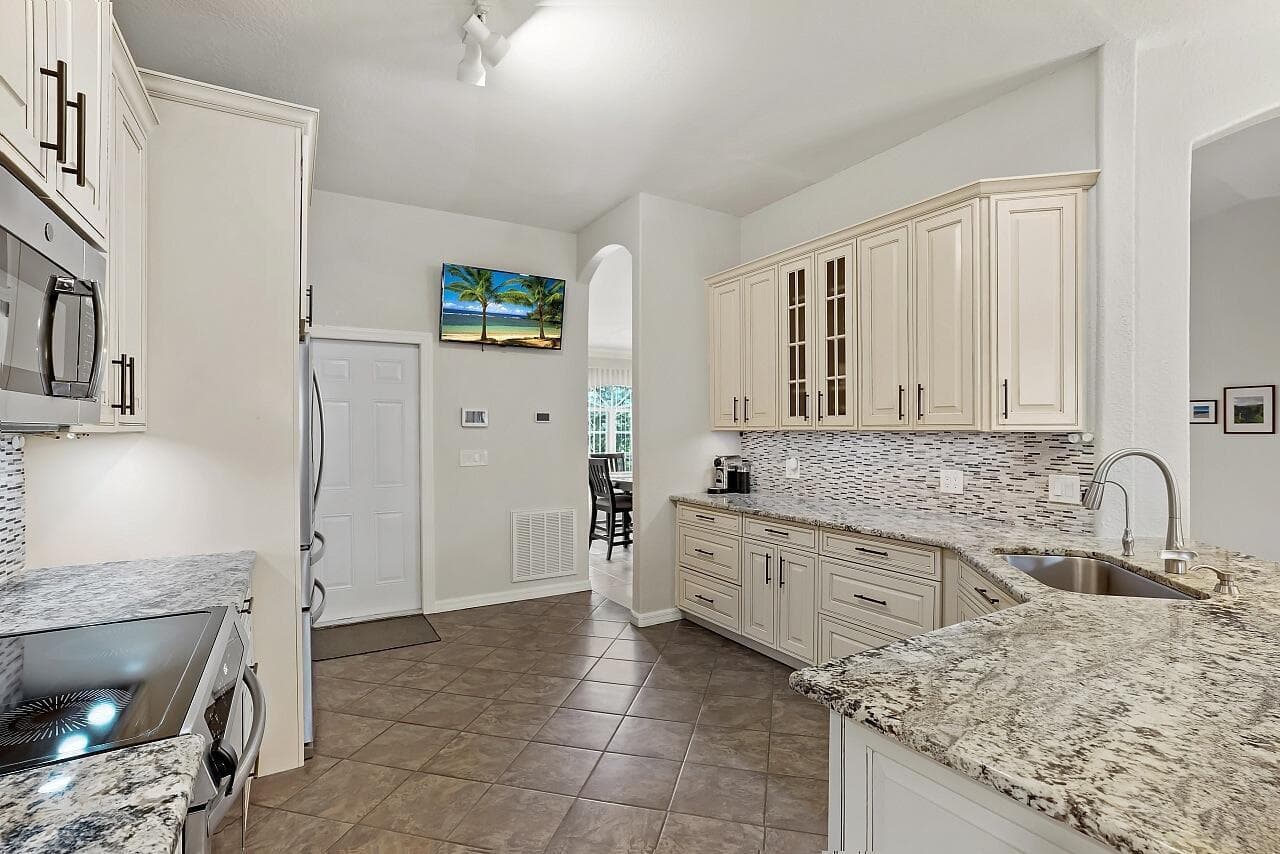 8015 97th Court, Vero Beach, FL 32967 — photo 15 of 55