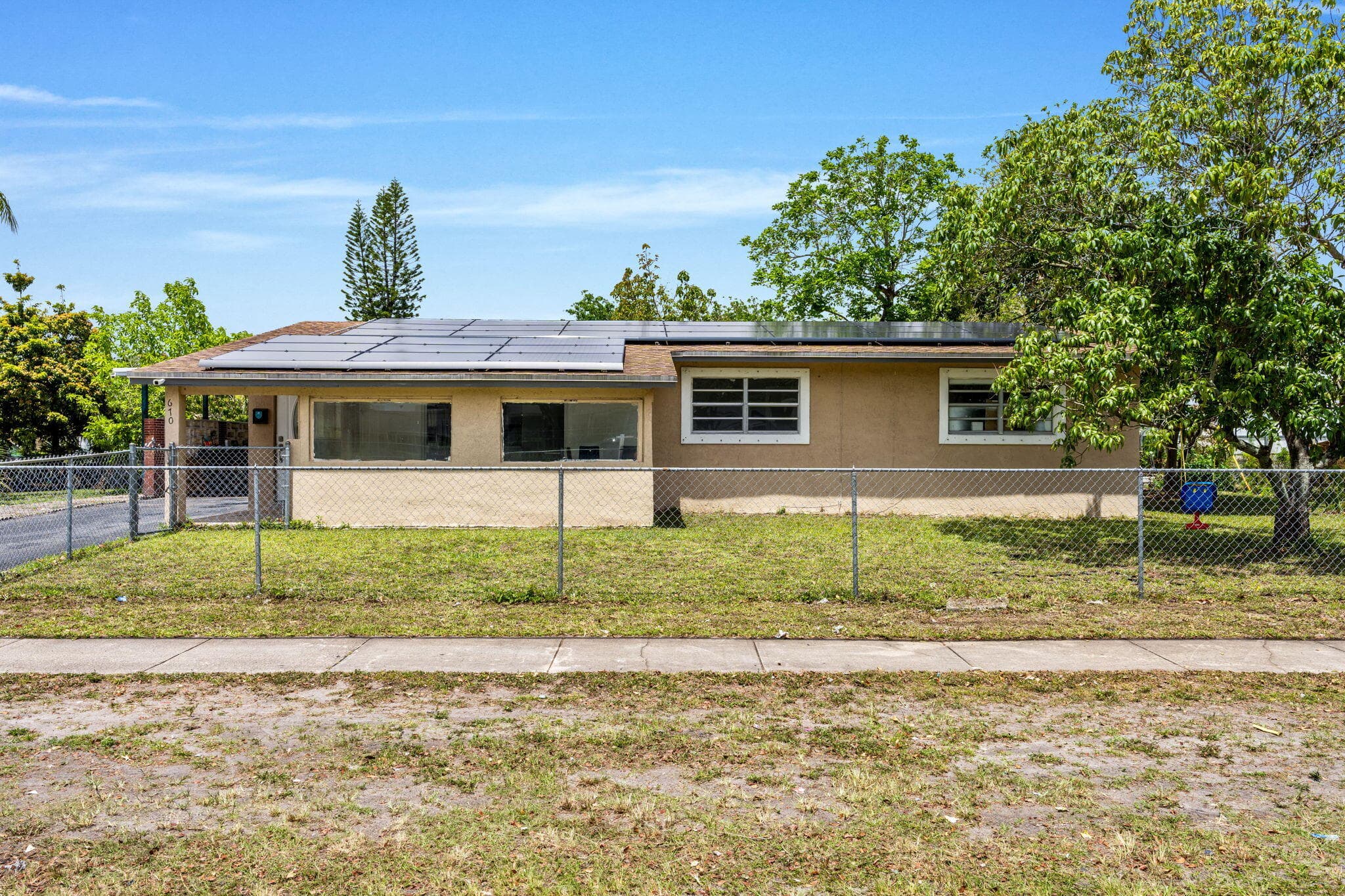 670 SW 29th Avenue, Fort Lauderdale, FL 33312 — photo 1 of 45