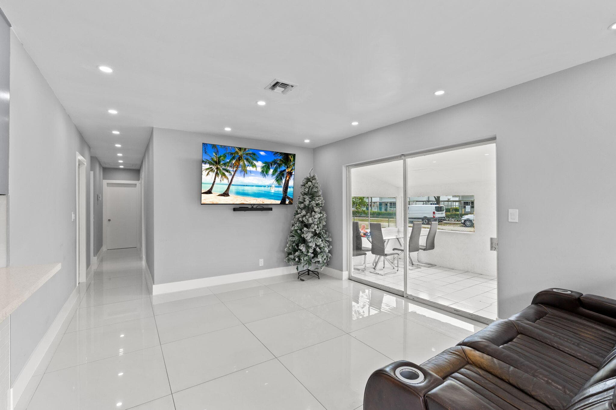 670 SW 29th Avenue, Fort Lauderdale, FL 33312 — photo 7 of 45