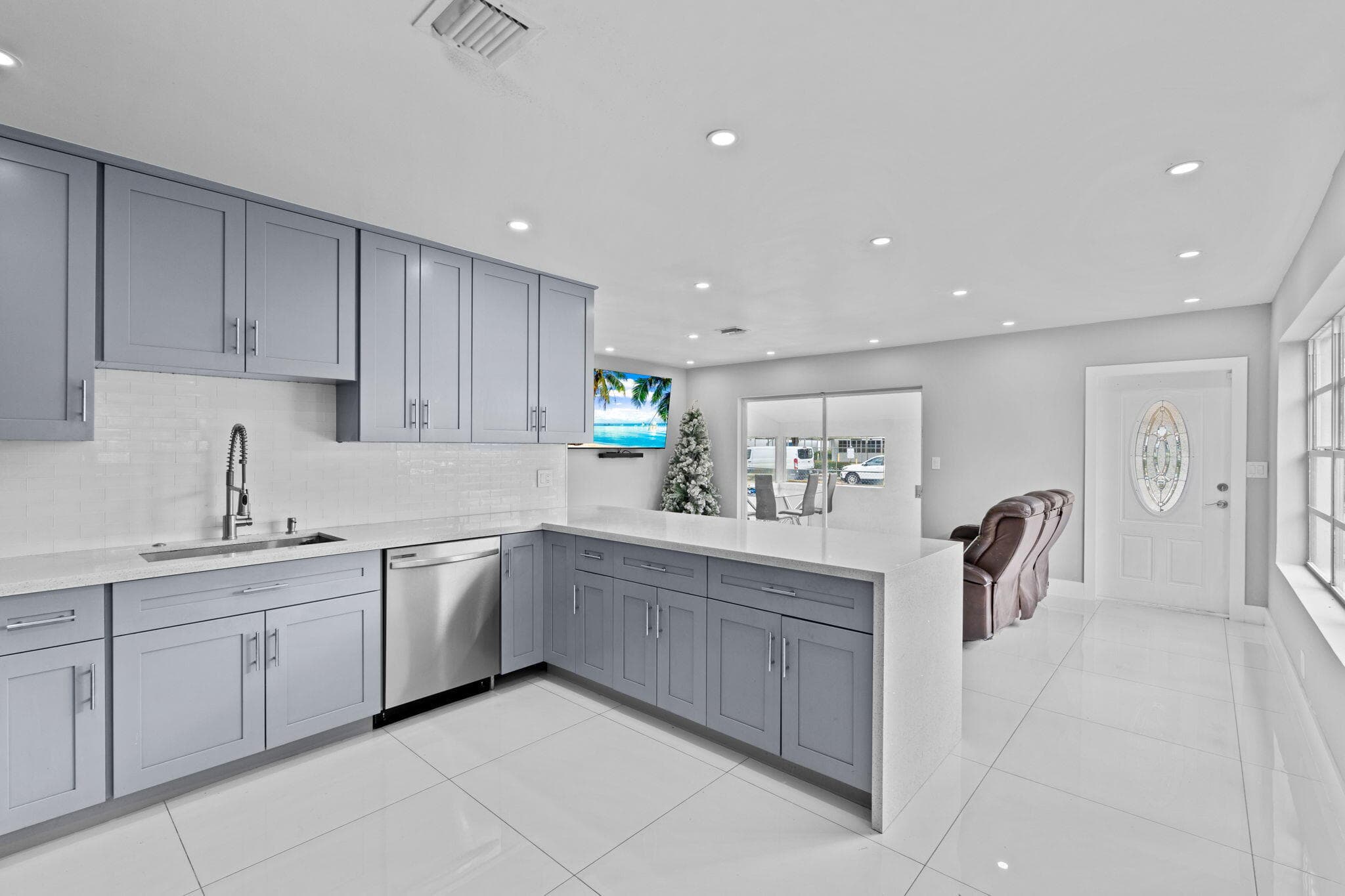670 SW 29th Avenue, Fort Lauderdale, FL 33312 — photo 9 of 45