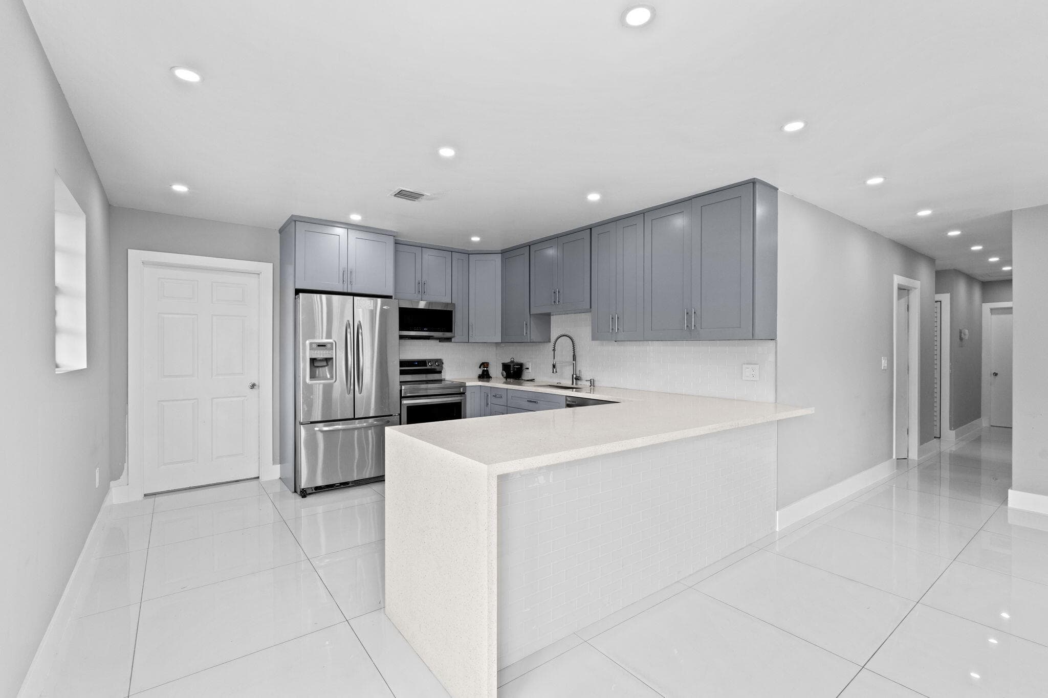 670 SW 29th Avenue, Fort Lauderdale, FL 33312 — photo 10 of 45
