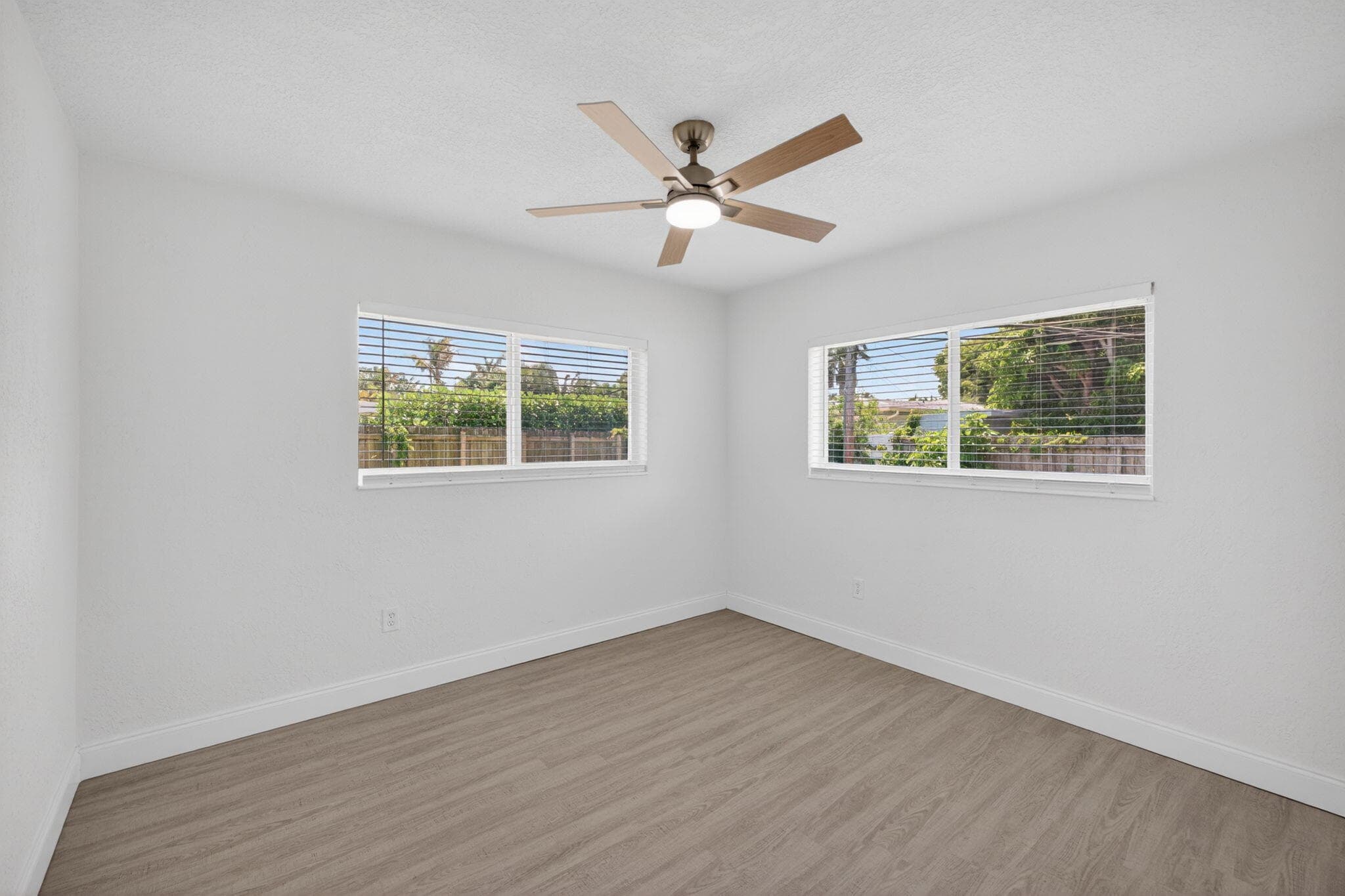 4807 NE 18th Avenue, Oakland Park, FL 33334 — photo 16 of 29
