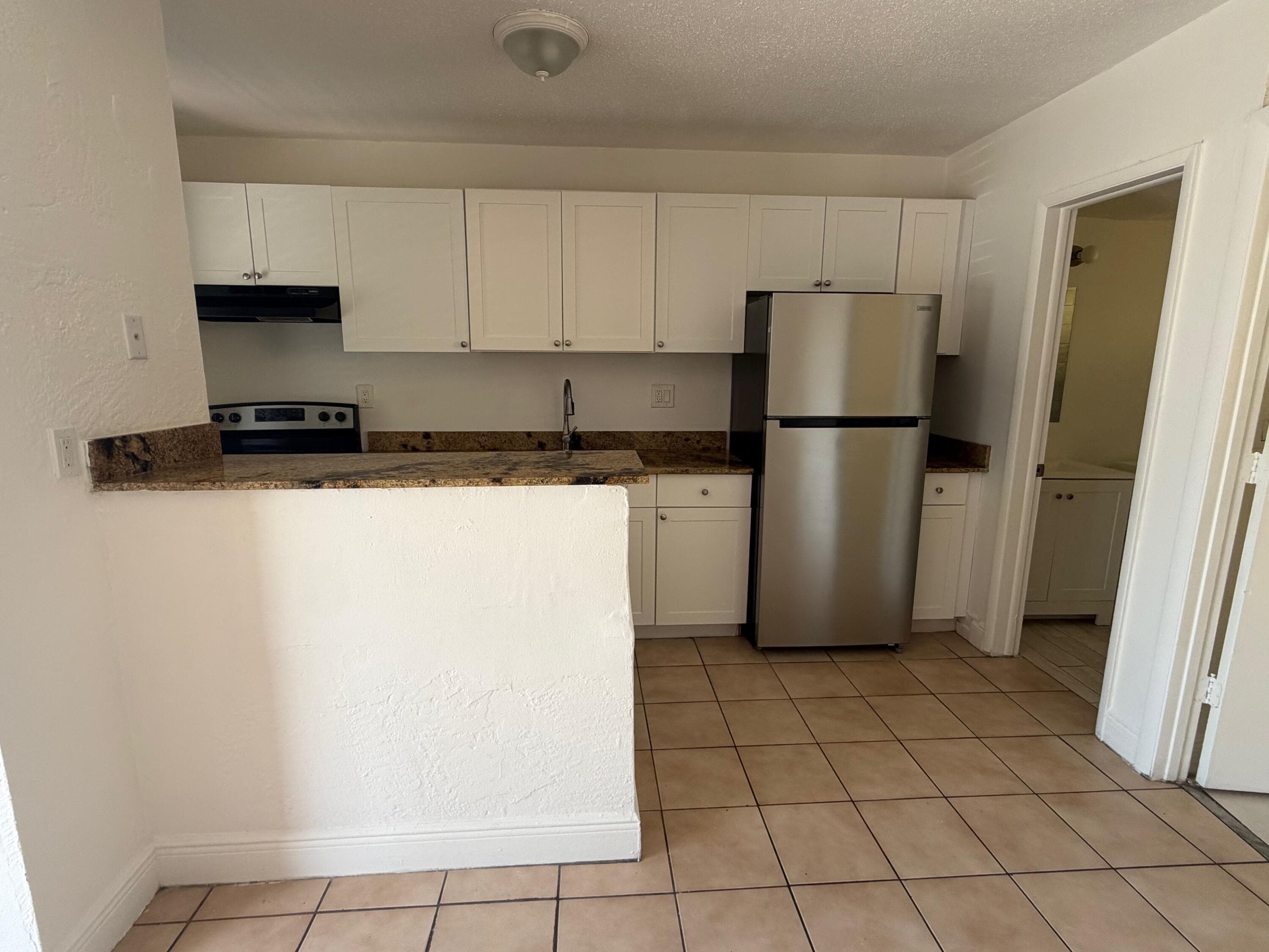 4051 N Dixie Highway 11, Oakland Park, FL 33334 — photo 1 of 10