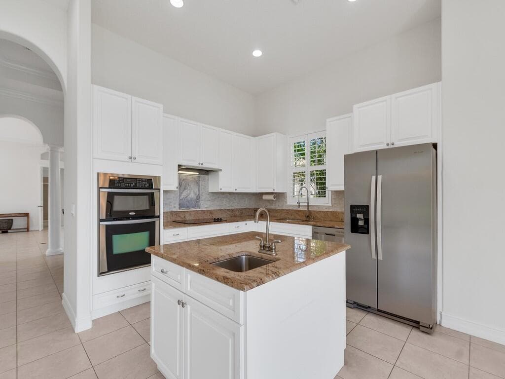 1208 Riverwind Circle, Vero Beach, FL 32967 — photo 7 of 47