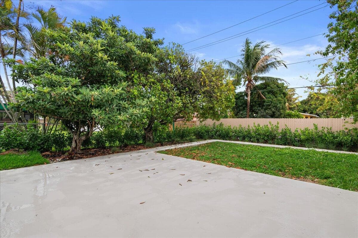 426 Bayberry Drive, West Palm Beach, FL 33403 — photo 26 of 42