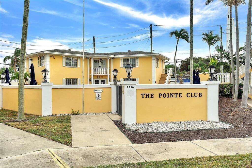 5700 NE 22nd Way 323, Fort Lauderdale, FL 33308 — photo 1 of 37