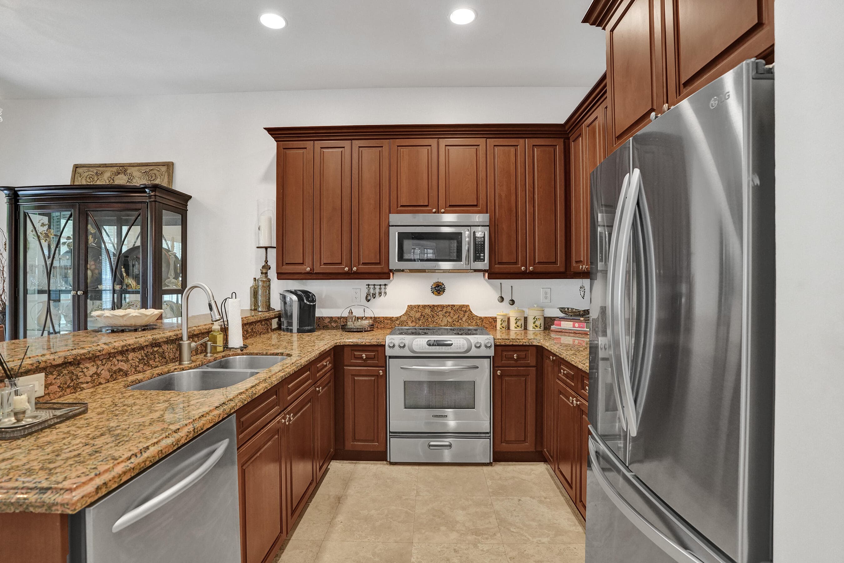 1127 N Victoria Park Road, Fort Lauderdale, FL 33304 — photo 7 of 45
