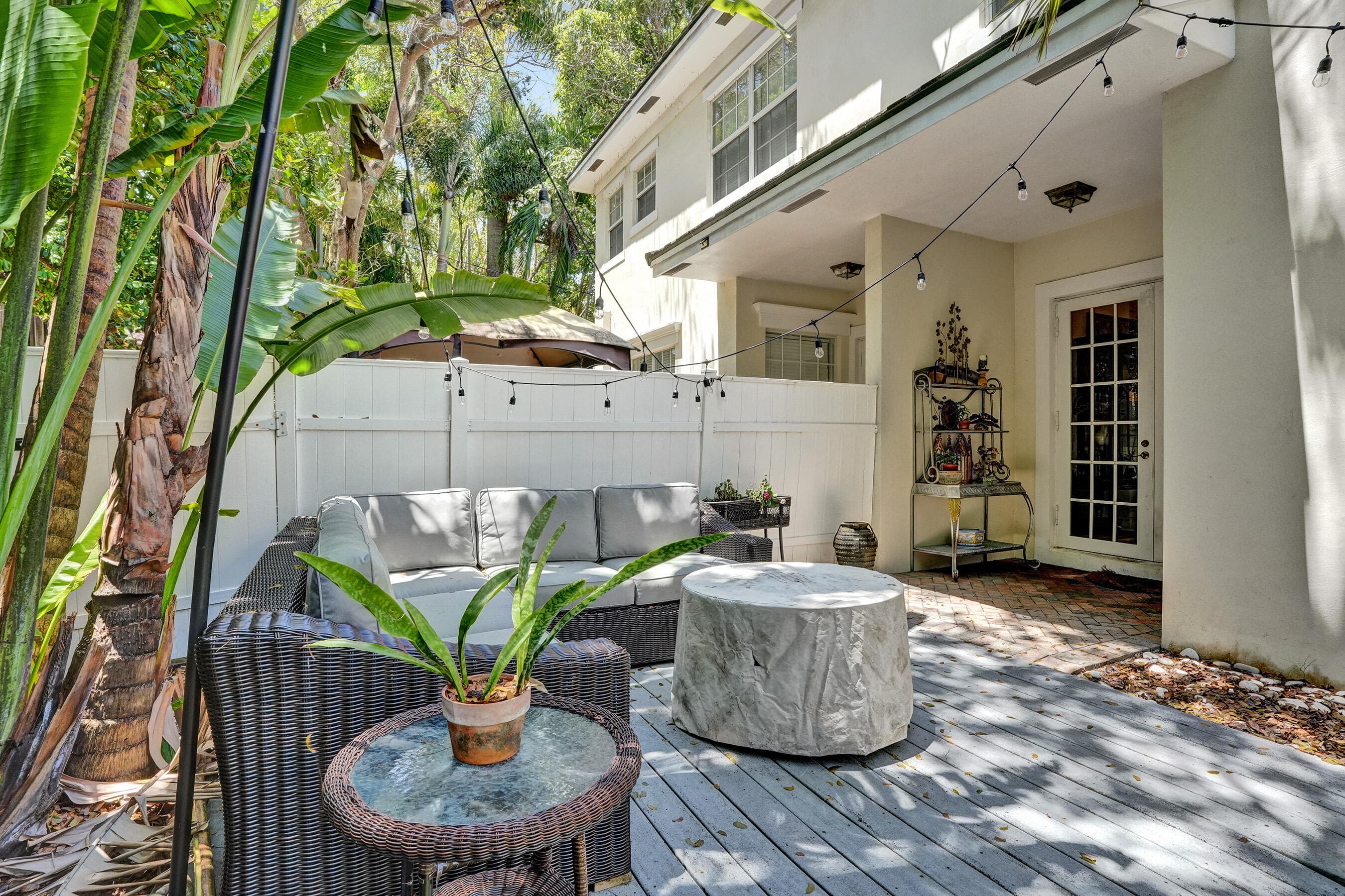 1127 N Victoria Park Road, Fort Lauderdale, FL 33304 — photo 44 of 45