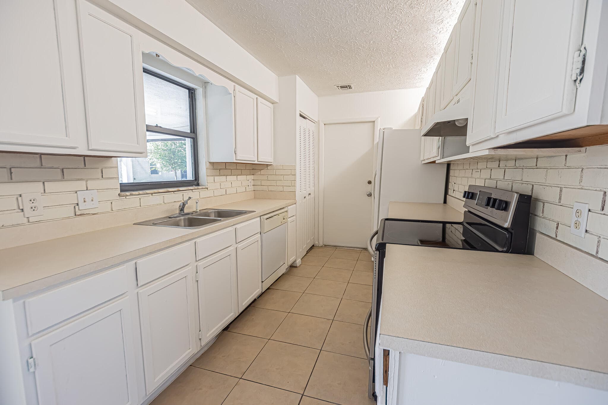 993 SW Cecil Lane, Port St. Lucie, FL 34953 — photo 9 of 24