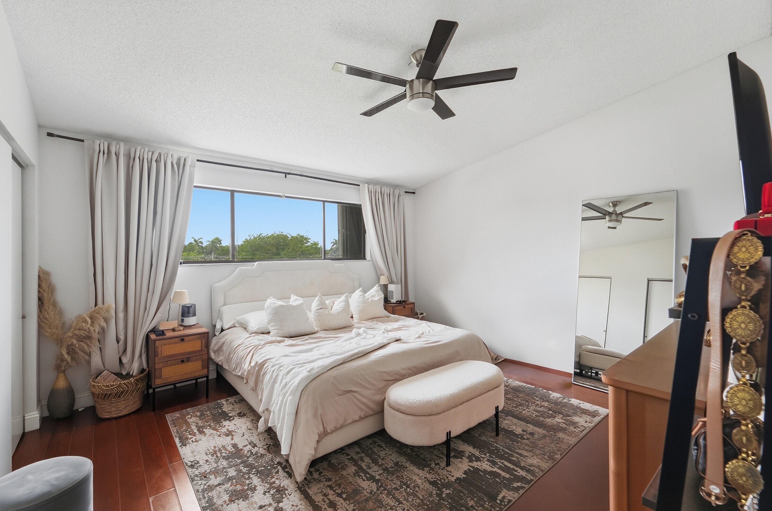 644 NE 195th Street, Miami, FL 33179 — photo 10 of 30