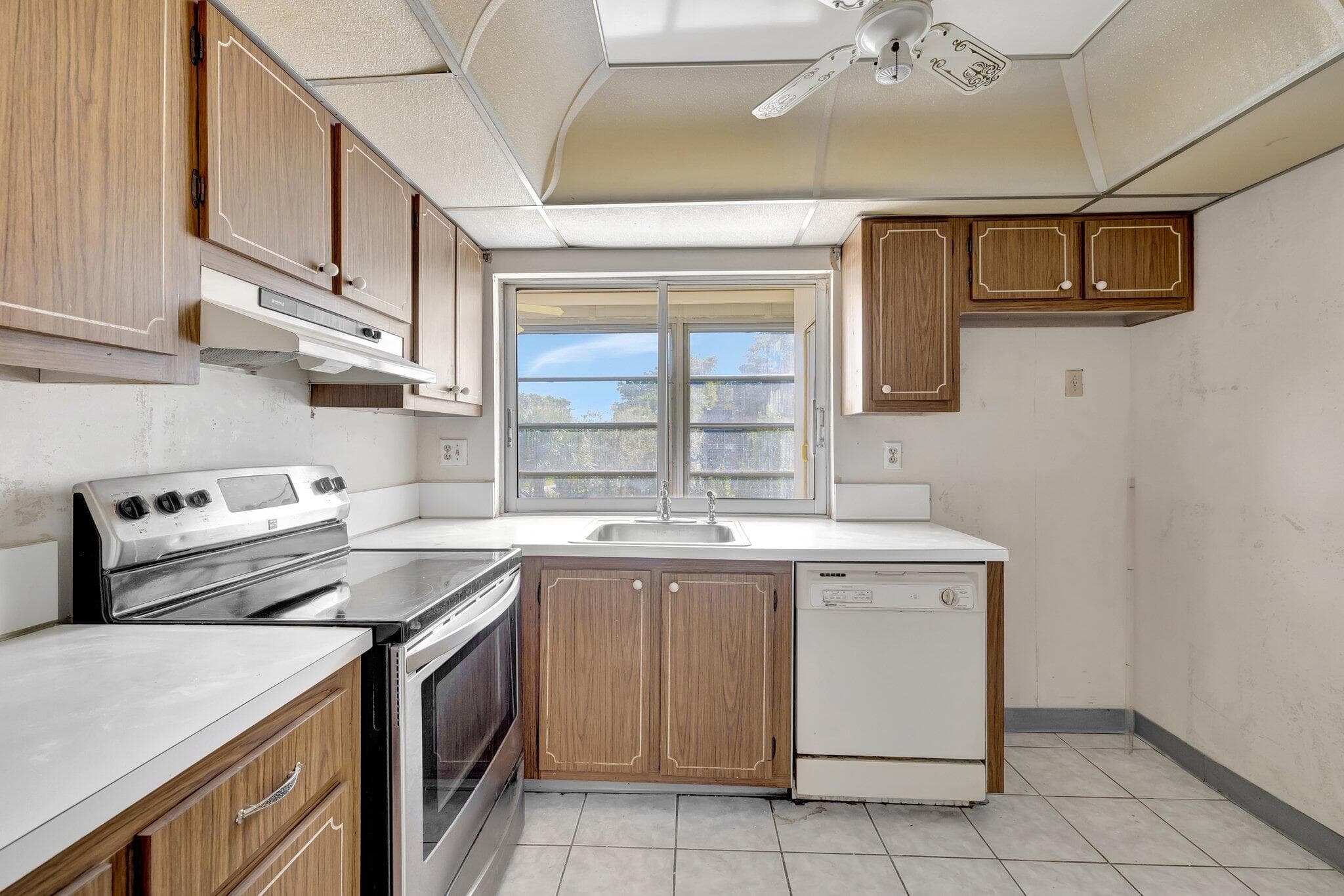 9101 Lime Bay Boulevard 312, Tamarac, FL 33321 — photo 4 of 29