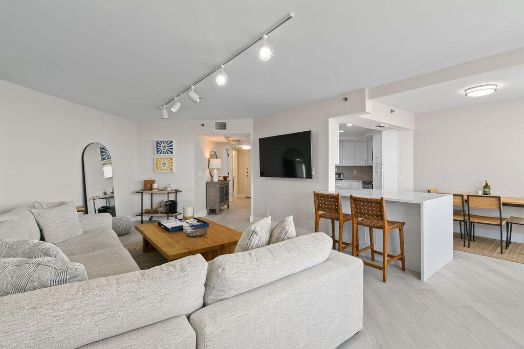 3560 S Ocean Boulevard 907, South Palm Beach, FL 33480 — photo 8 of 38