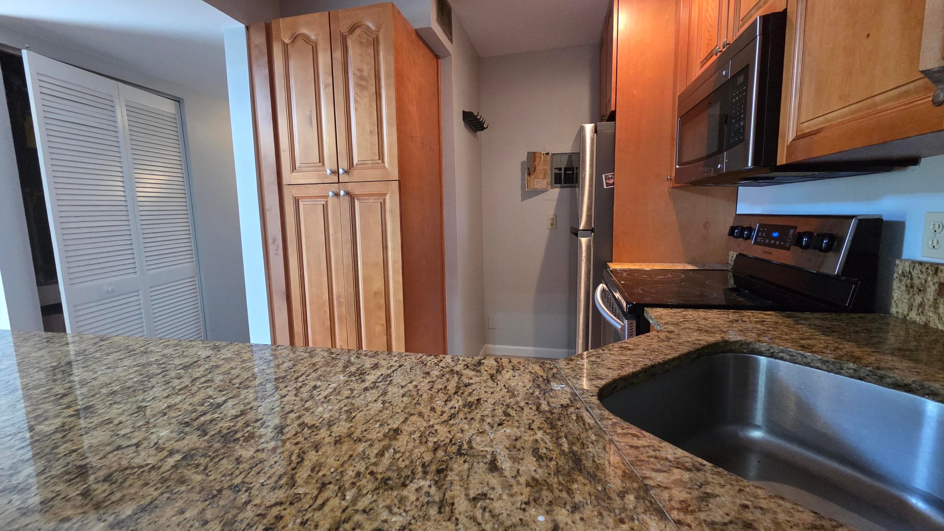 1015 Green Pine Boulevard E3, West Palm Beach, FL 33409 — photo 4 of 29