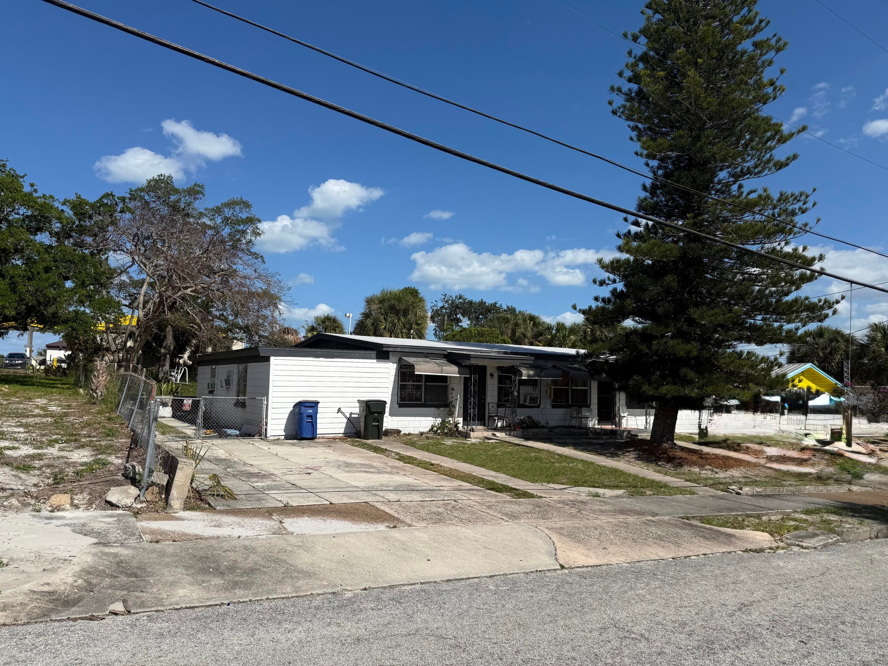 424 N 6th Street, Fort Pierce, FL 34950 — photo 6 of 8