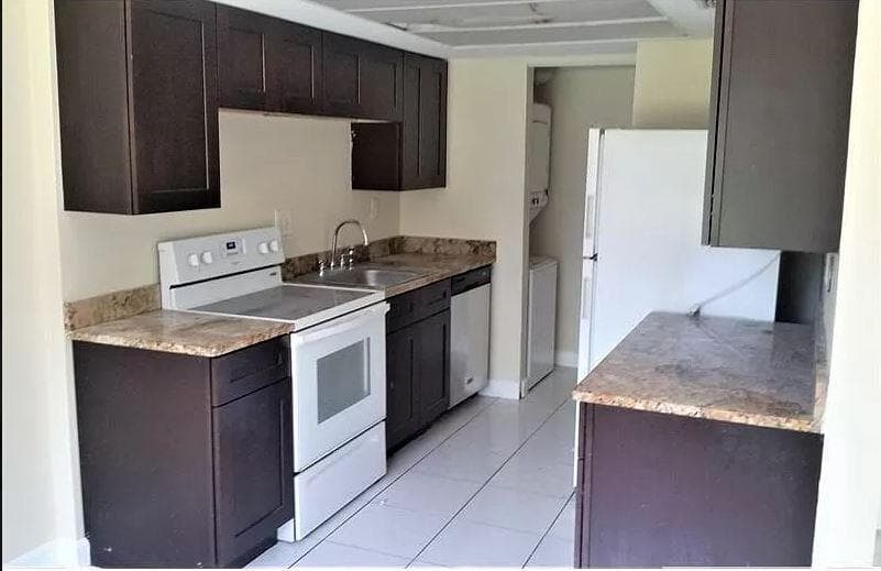 5710 NW 21st Street 36-b, Lauderhill, FL 33313 — photo 3 of 3