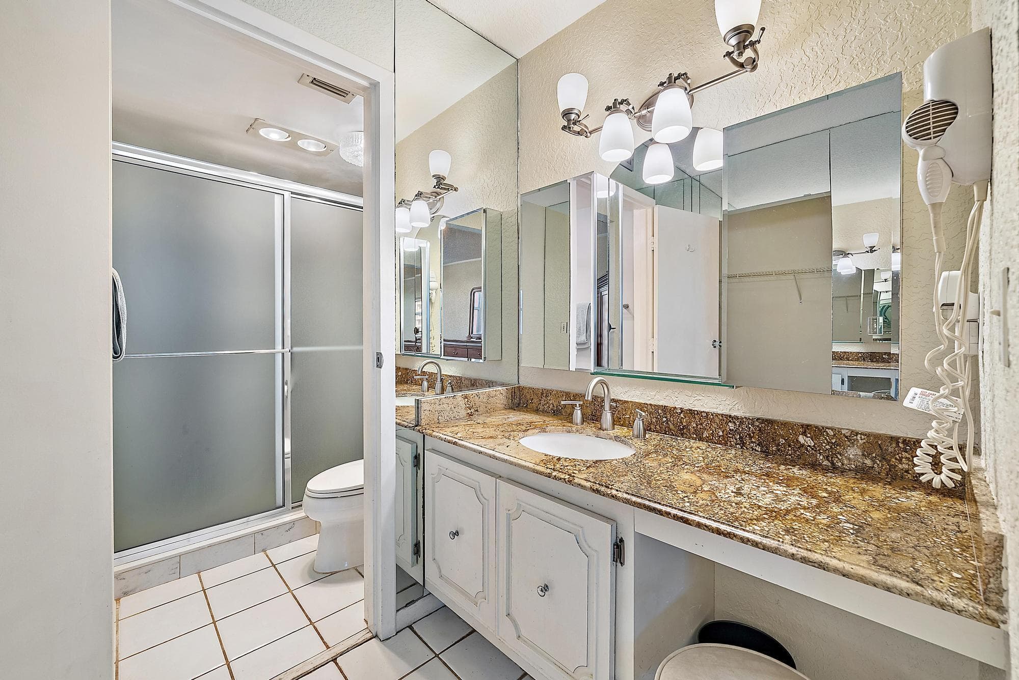 5440 N Ocean Drive 202, Riviera Beach, FL 33404 — photo 15 of 44
