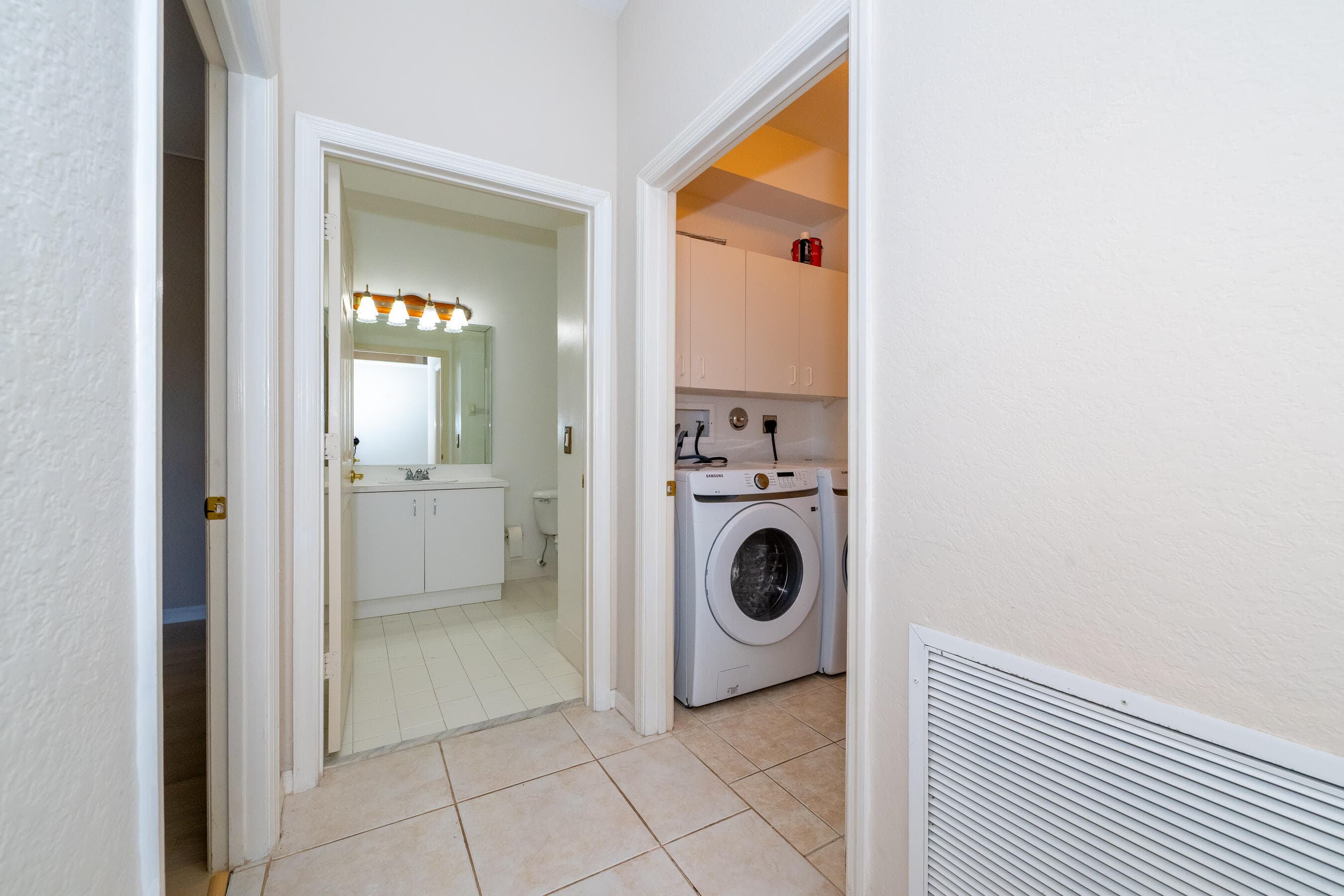 2590 E Aragon Boulevard 2, Sunrise, FL 33313 — photo 13 of 25