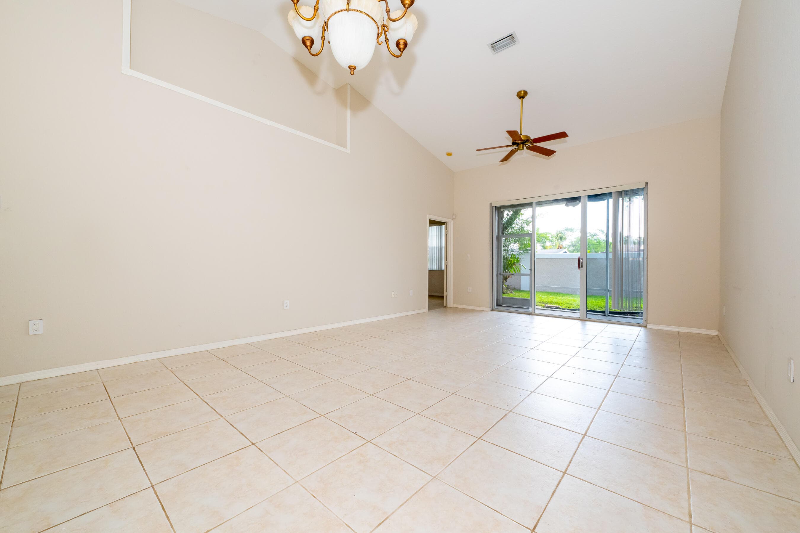 2590 E Aragon Boulevard 2, Sunrise, FL 33313 — photo 20 of 25