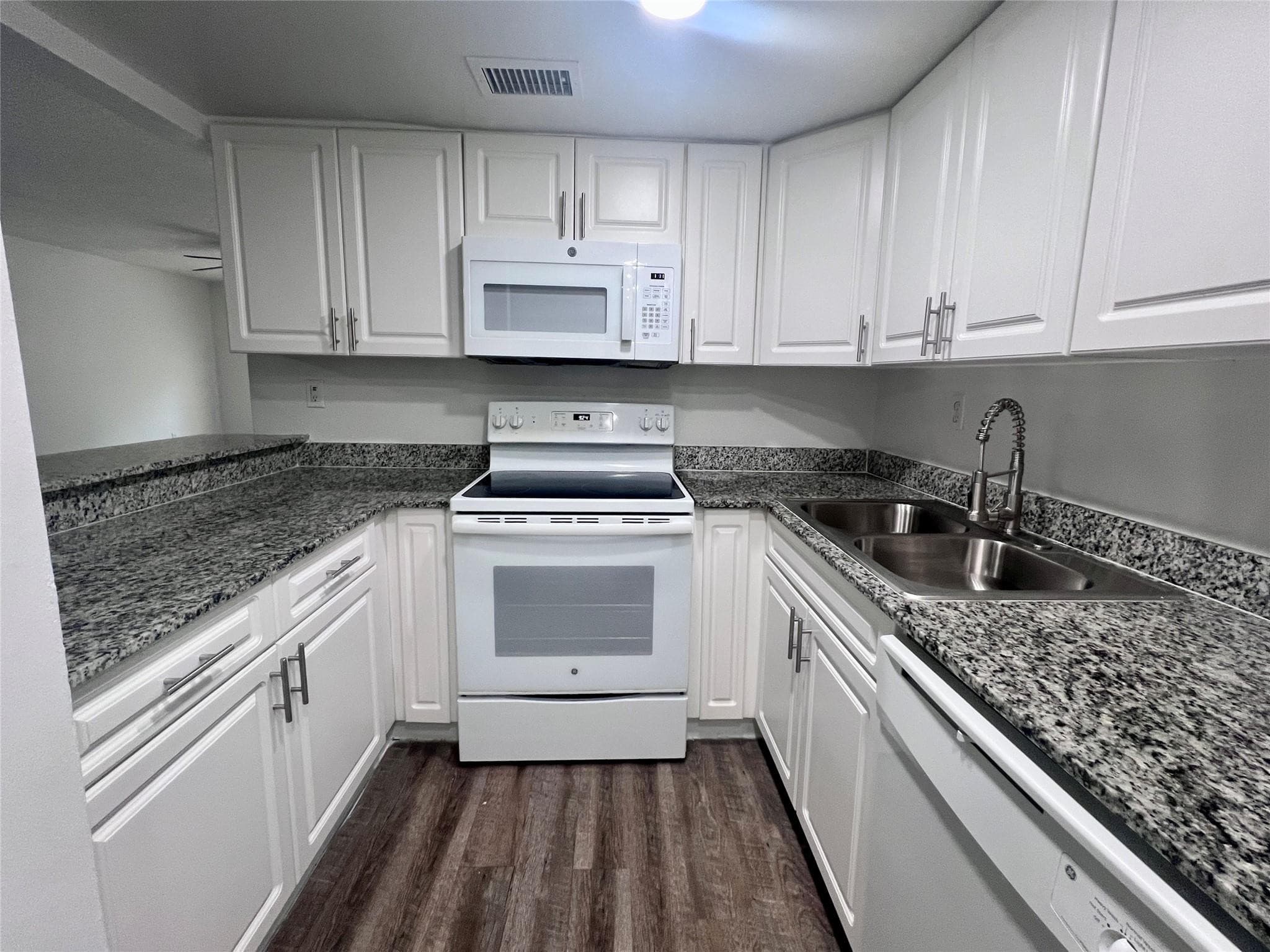 17350 NW 68th Avenue 400-403, Hialeah, FL 33015 — photo 1 of 16