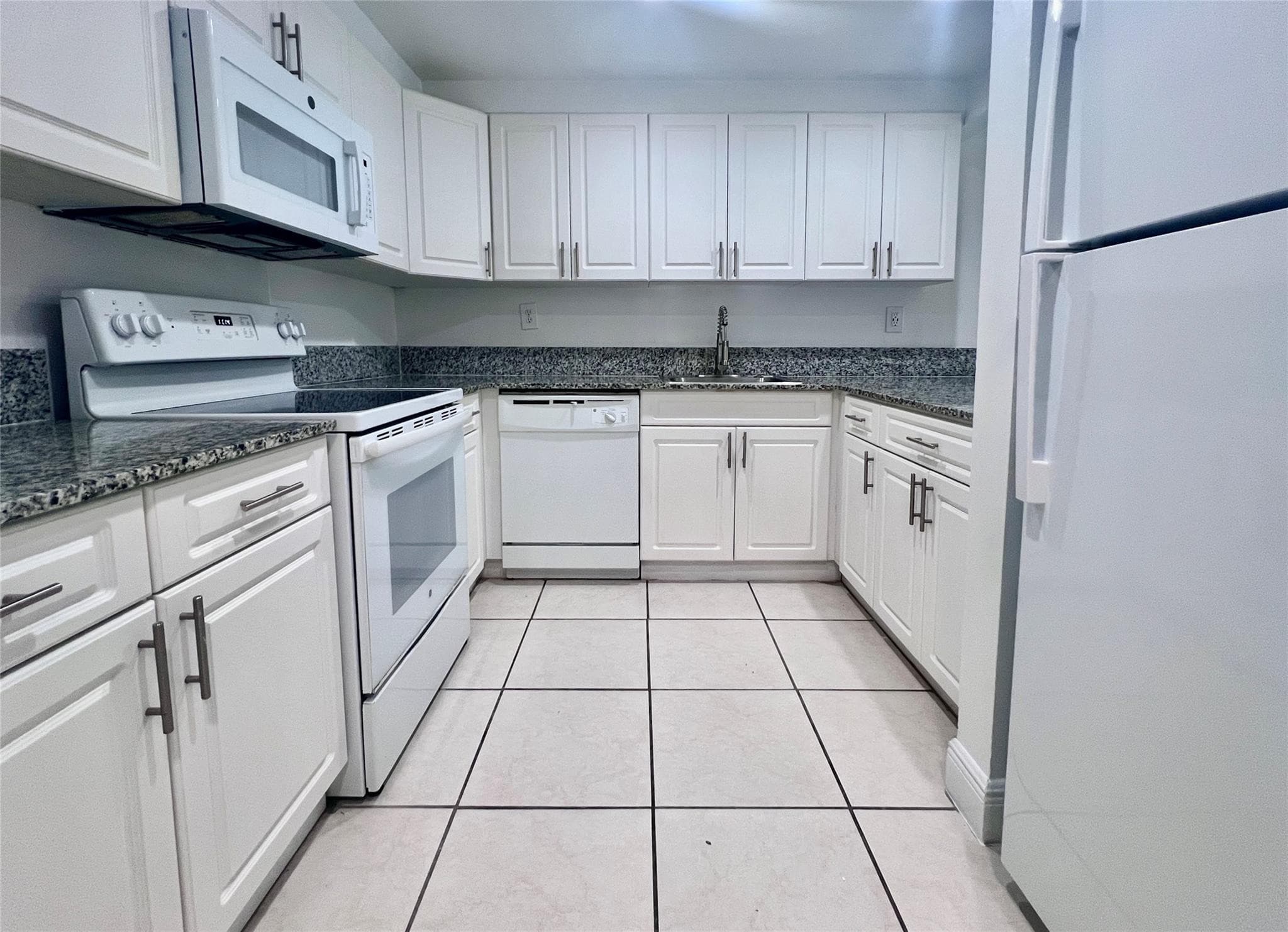 17350 NW 68th Avenue 300-419, Hialeah, FL 33015 — photo 1 of 19