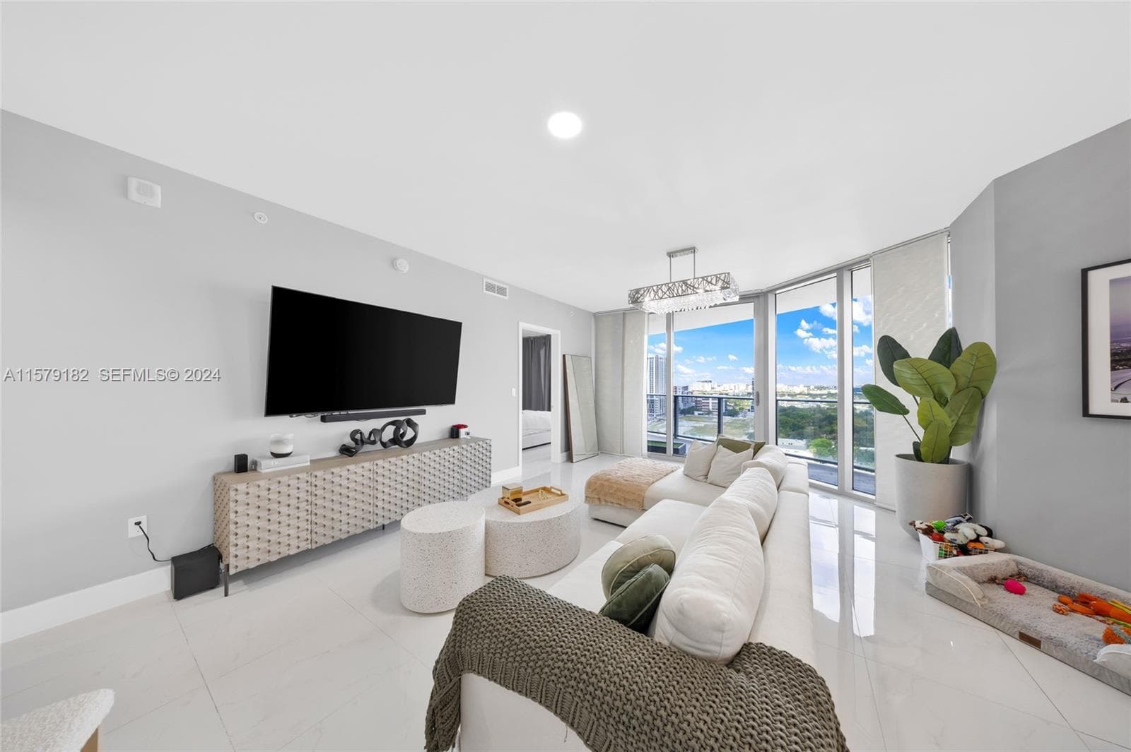 488 NE 18th Street 1801, Miami, FL 33132 — photo 2 of 30