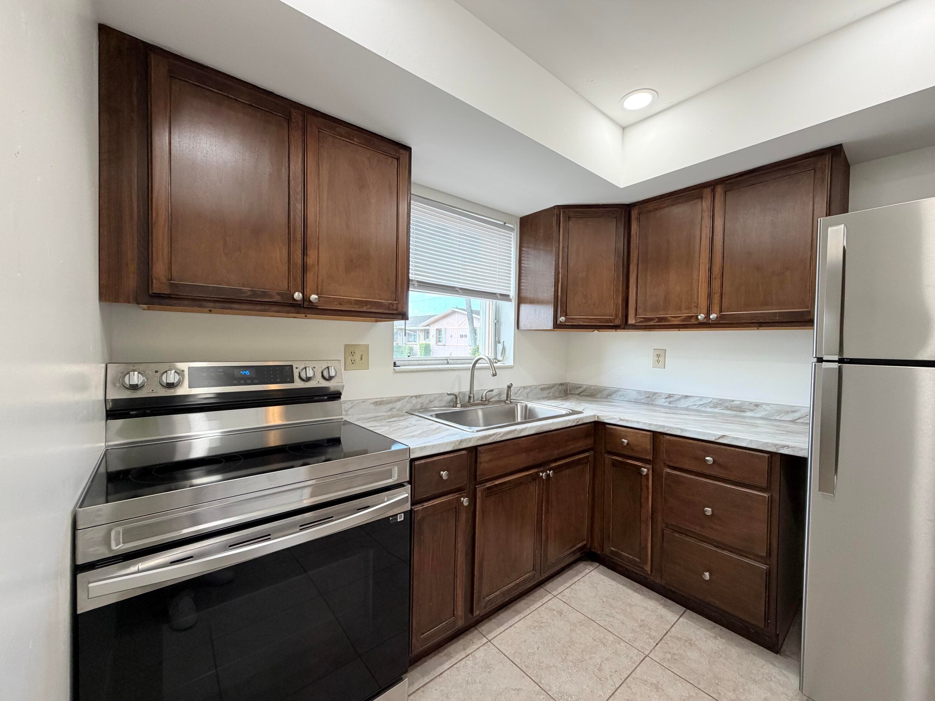 2607 Dudley Drive W L, West Palm Beach, FL 33415 — photo 6 of 34