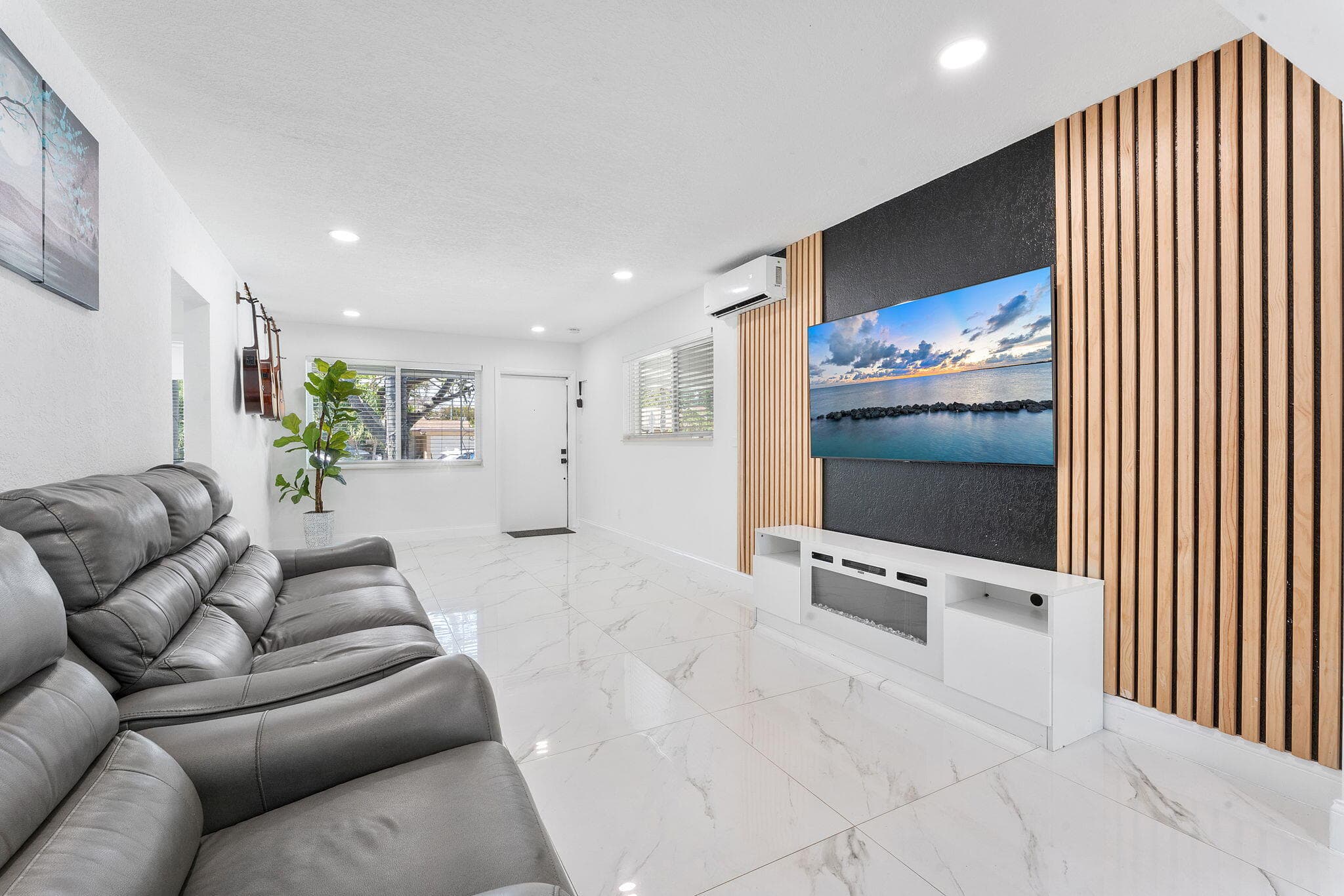 822 S C Street, Lake Worth Beach, FL 33460 — photo 1 of 37