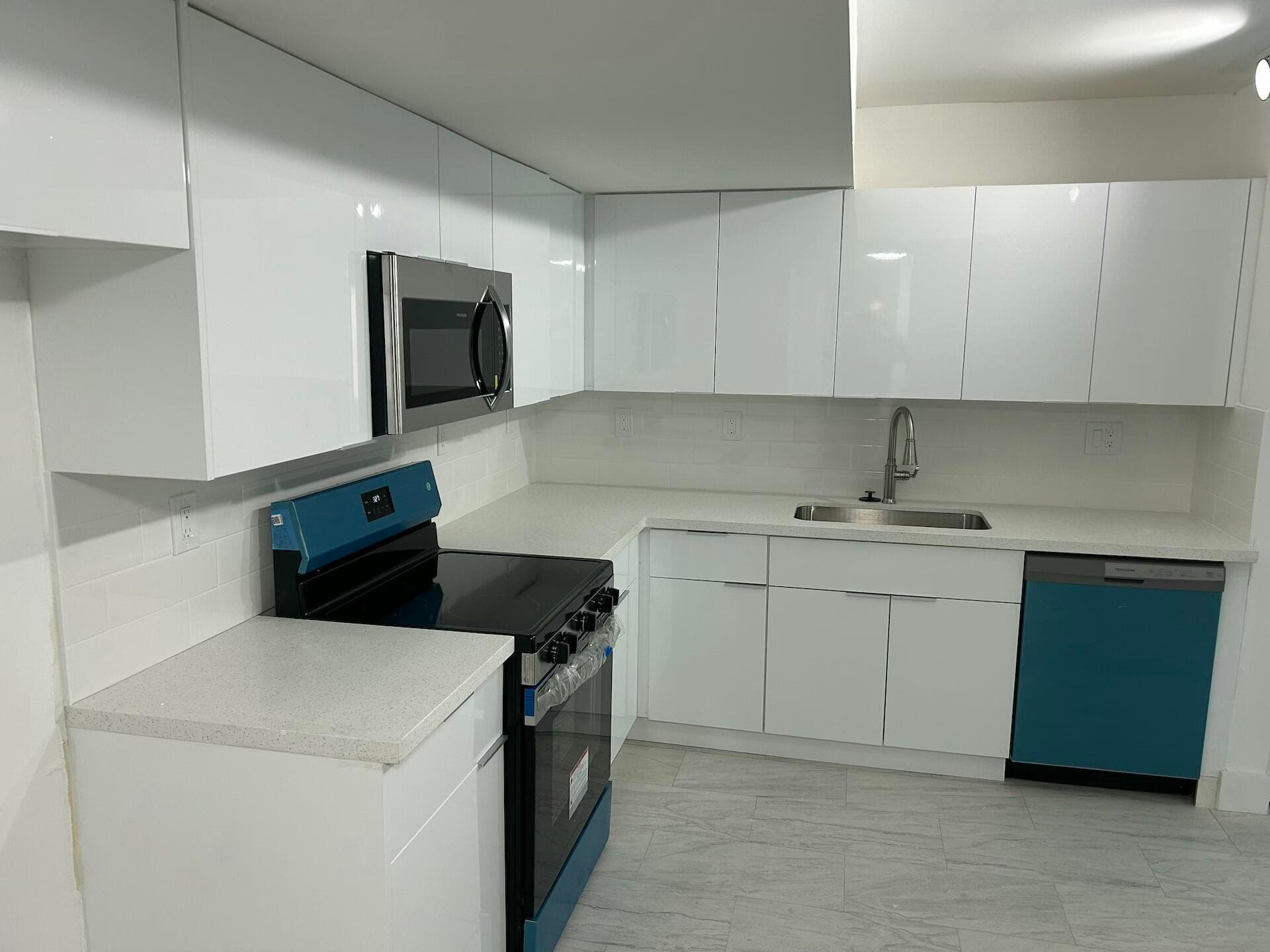 701 N Pine Island Road 304, Plantation, FL 33324 — photo 5 of 77