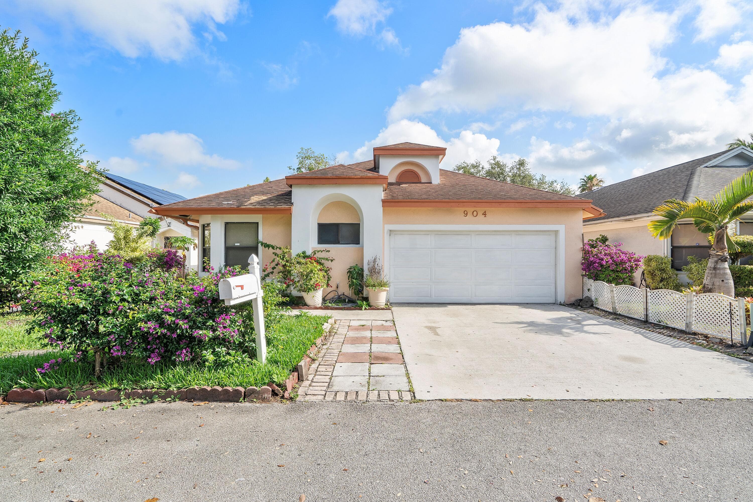 904 Magnolia Avenue, North Lauderdale, FL 33068 — photo
