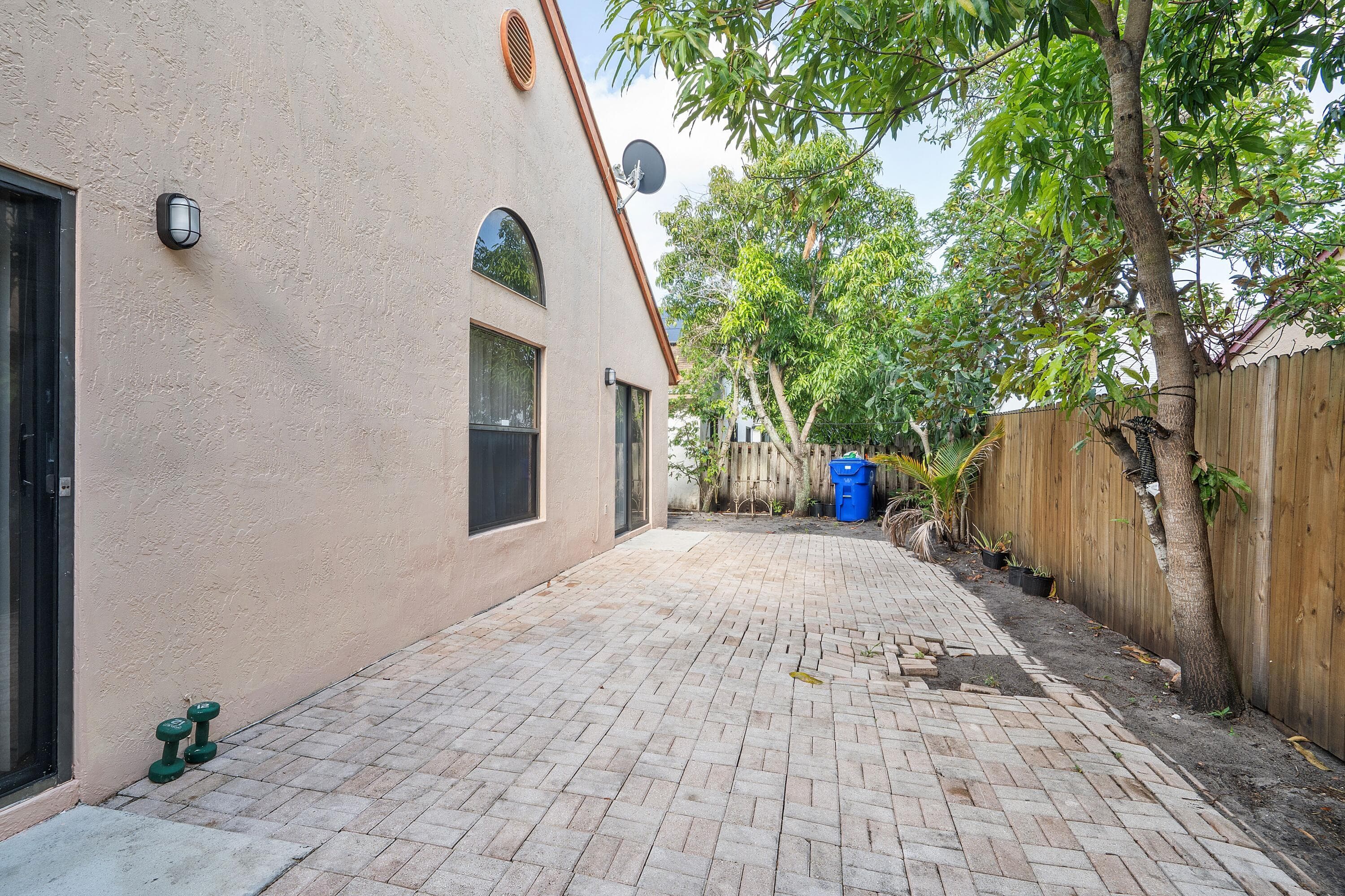 904 Magnolia Avenue, North Lauderdale, FL 33068 — photo 26 of 27