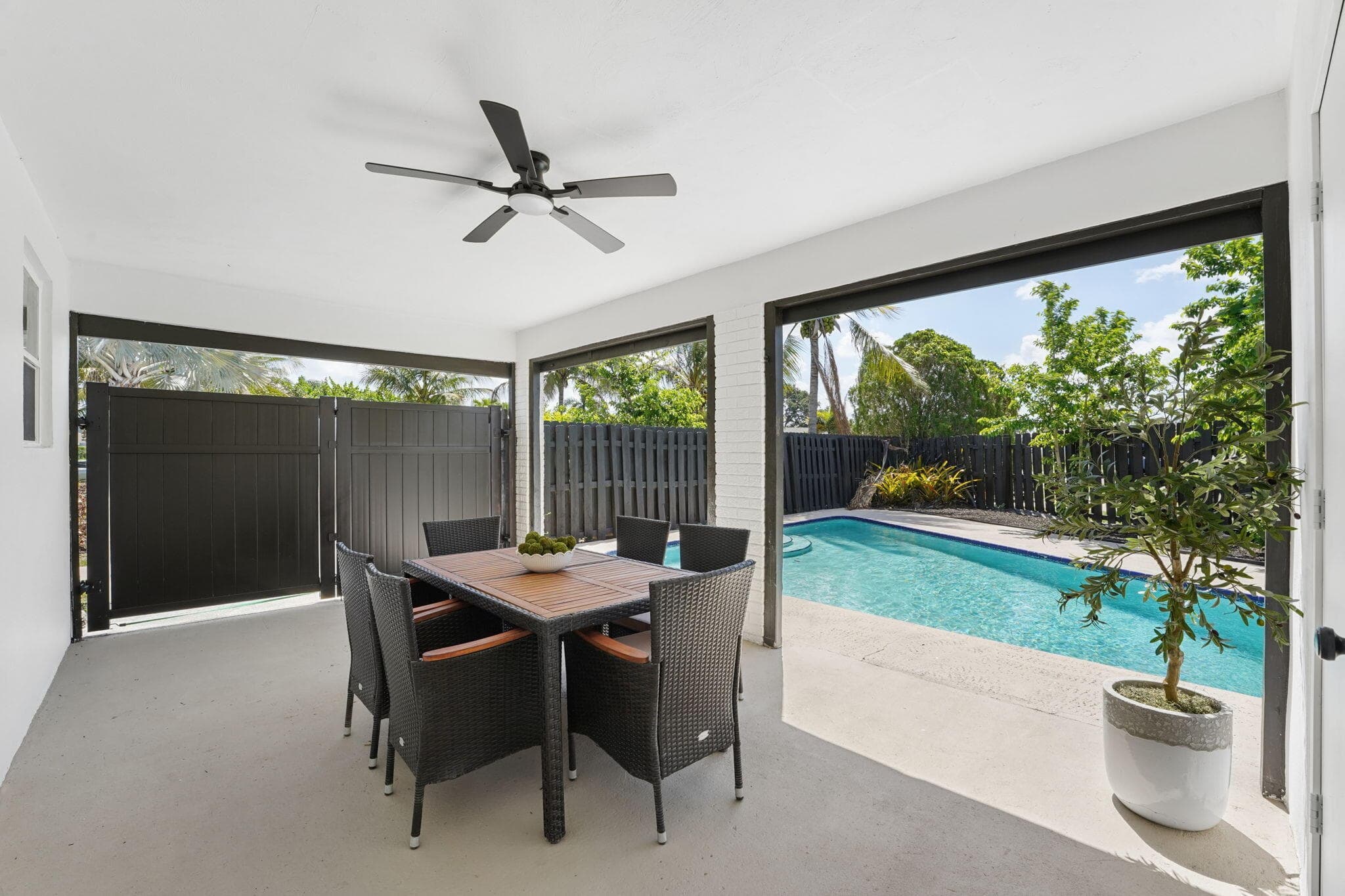 1527 Live Oak Drive, West Palm Beach, FL 33415 — photo 26 of 45