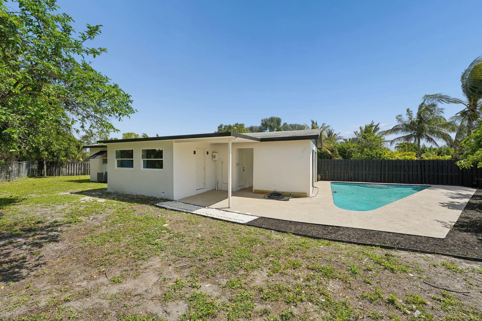 1527 Live Oak Drive, West Palm Beach, FL 33415 — photo 32 of 45