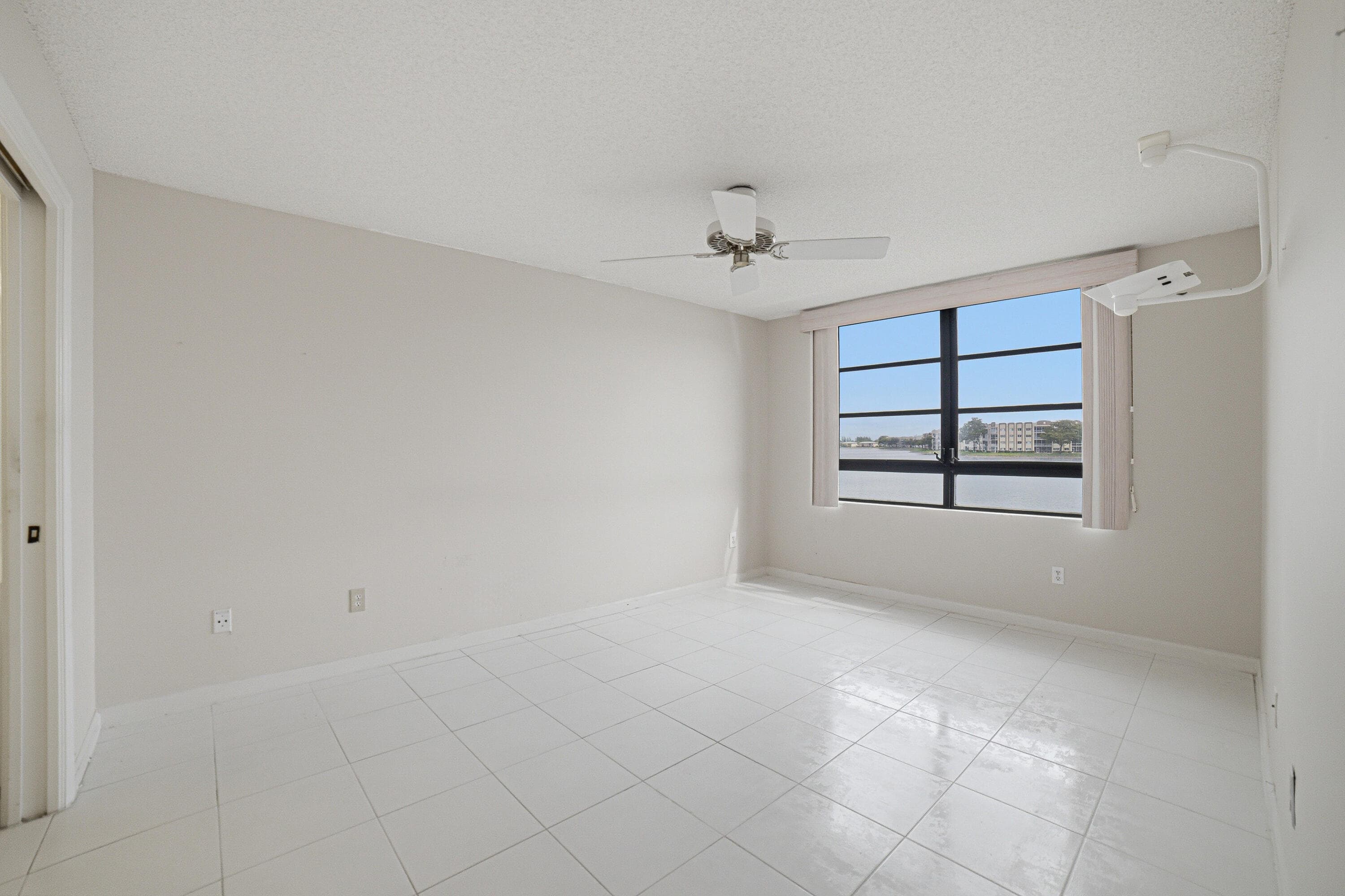 10442 E Clairmont Circle 204, Tamarac, FL 33321 — photo 11 of 32