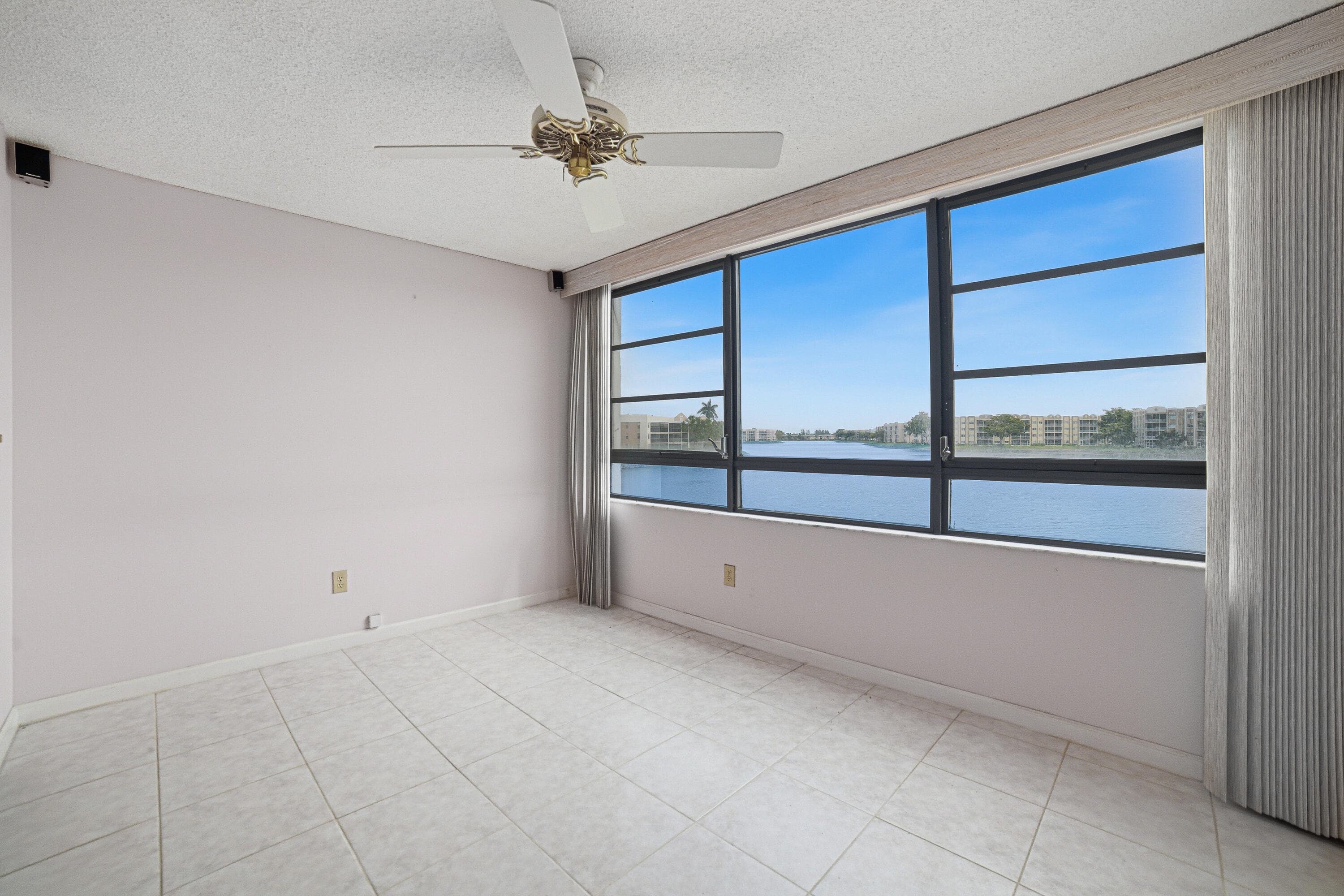 10442 E Clairmont Circle 204, Tamarac, FL 33321 — photo 2 of 32