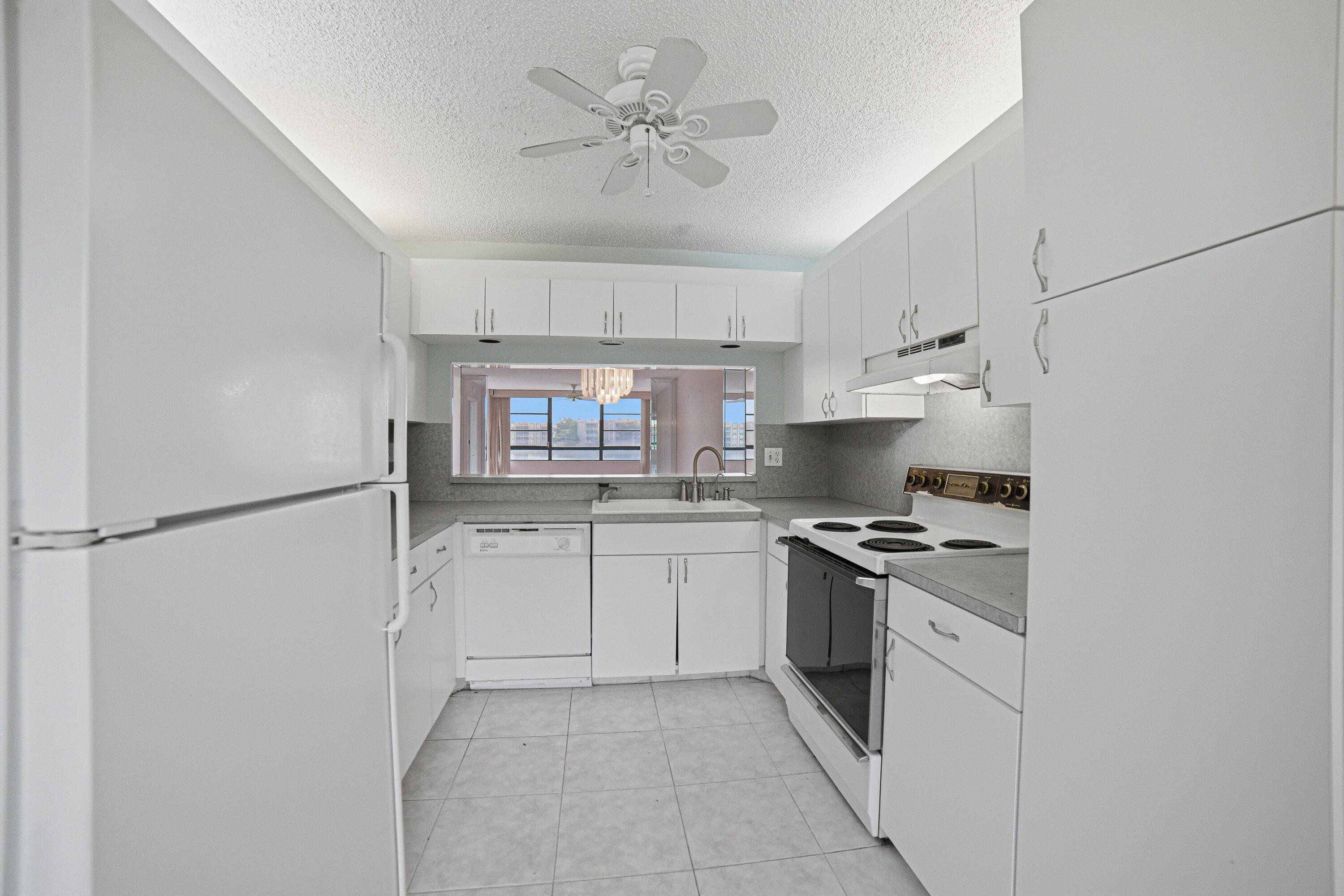 10442 E Clairmont Circle 204, Tamarac, FL 33321 — photo 6 of 32