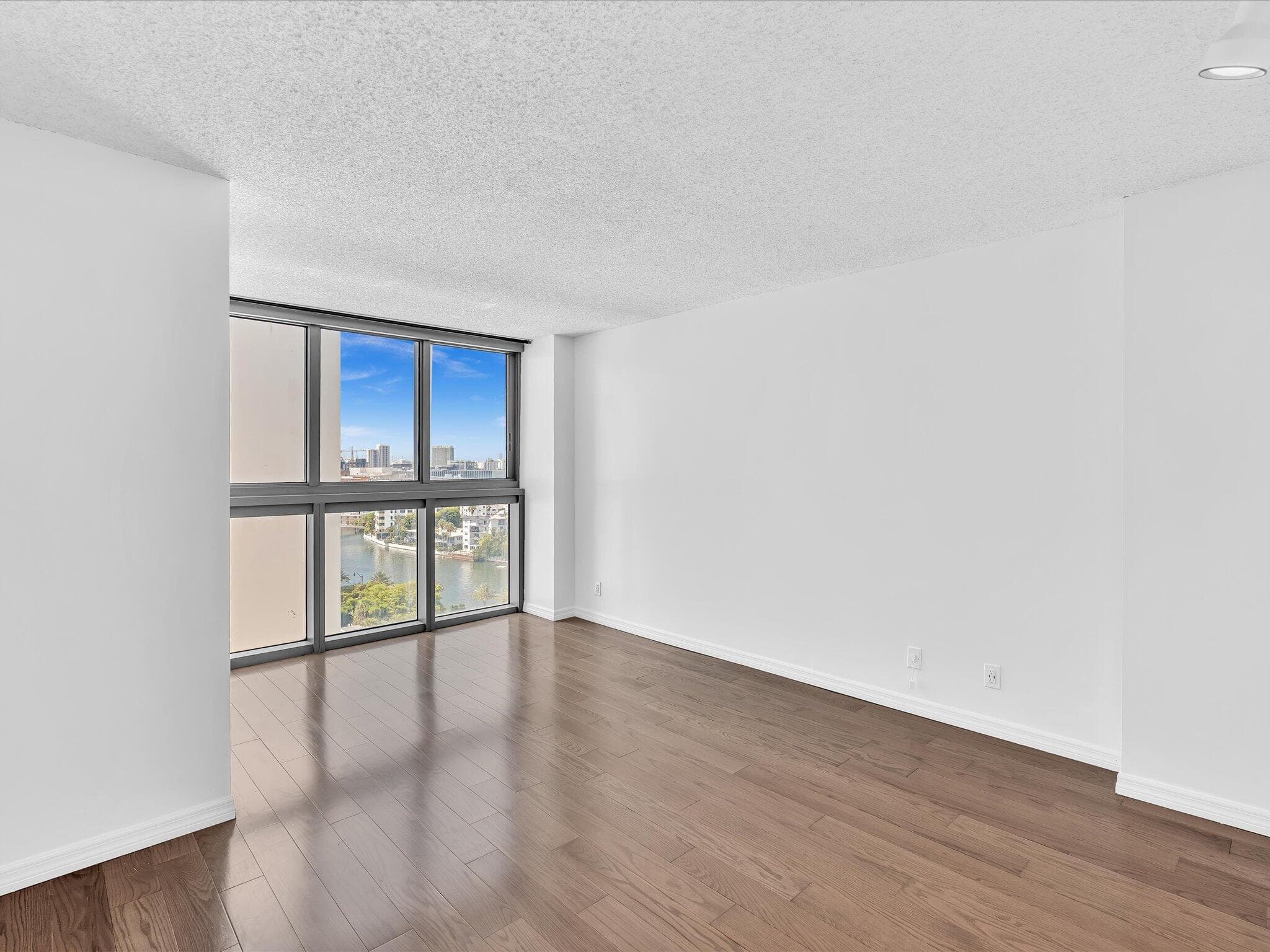 2655 Collins Avenue Unit 1710, Miami Beach, FL 33140 — photo 22 of 54