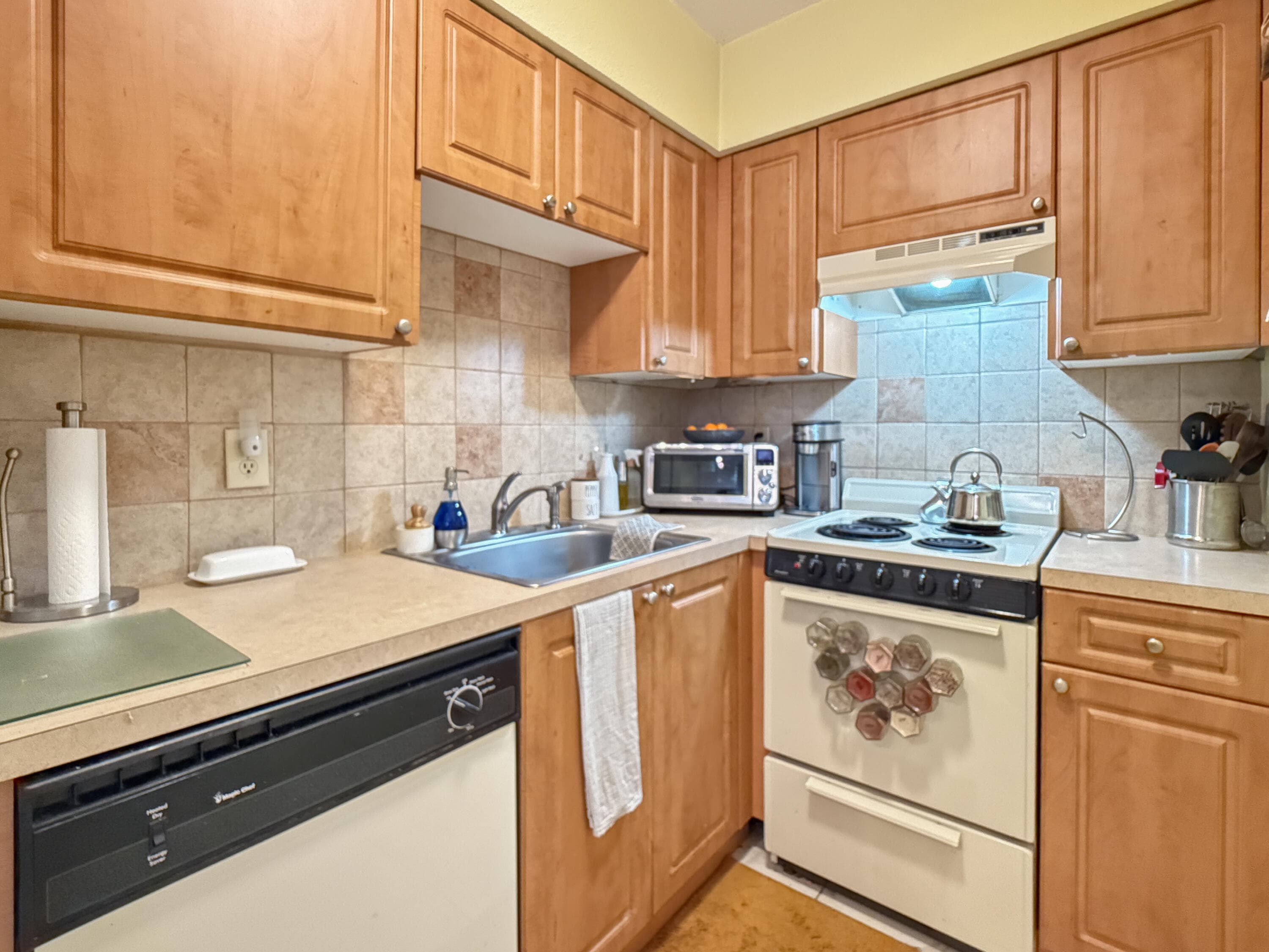 2607 NE 8th Avenue #25, Wilton Manors, FL 33334 — photo 3 of 10