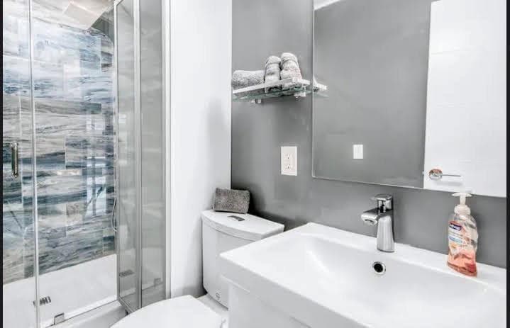 1905 N 45th Avenue, Hollywood, FL 33021 — photo 12 of 17