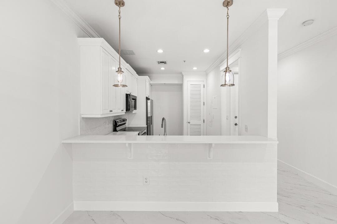 47 SW Osceola Street 206, Stuart, FL 34994 — photo 5 of 50